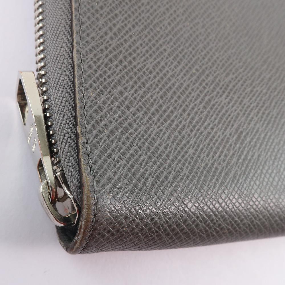 Louis Vuitton Gray Leather Zippy organizer wallet accessories