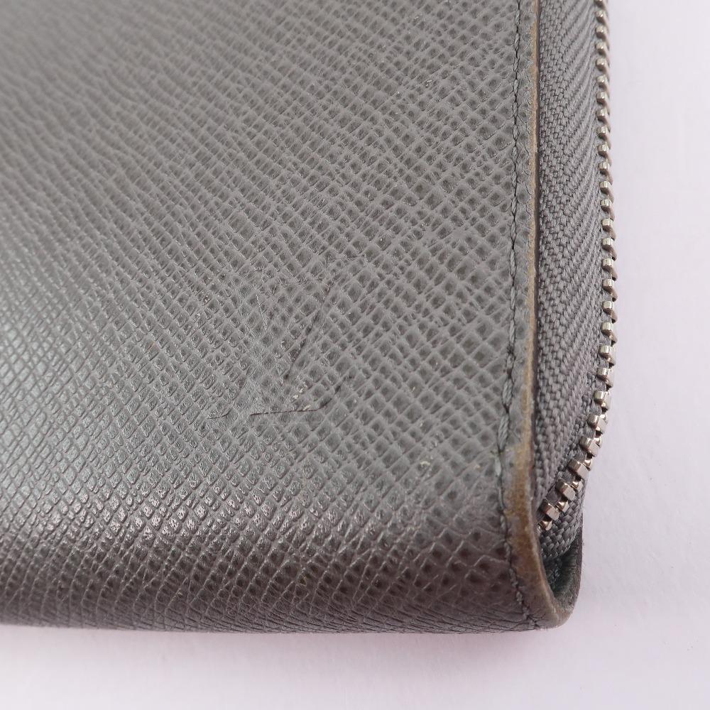 Louis Vuitton Gray Leather Zippy organizer wallet accessories
