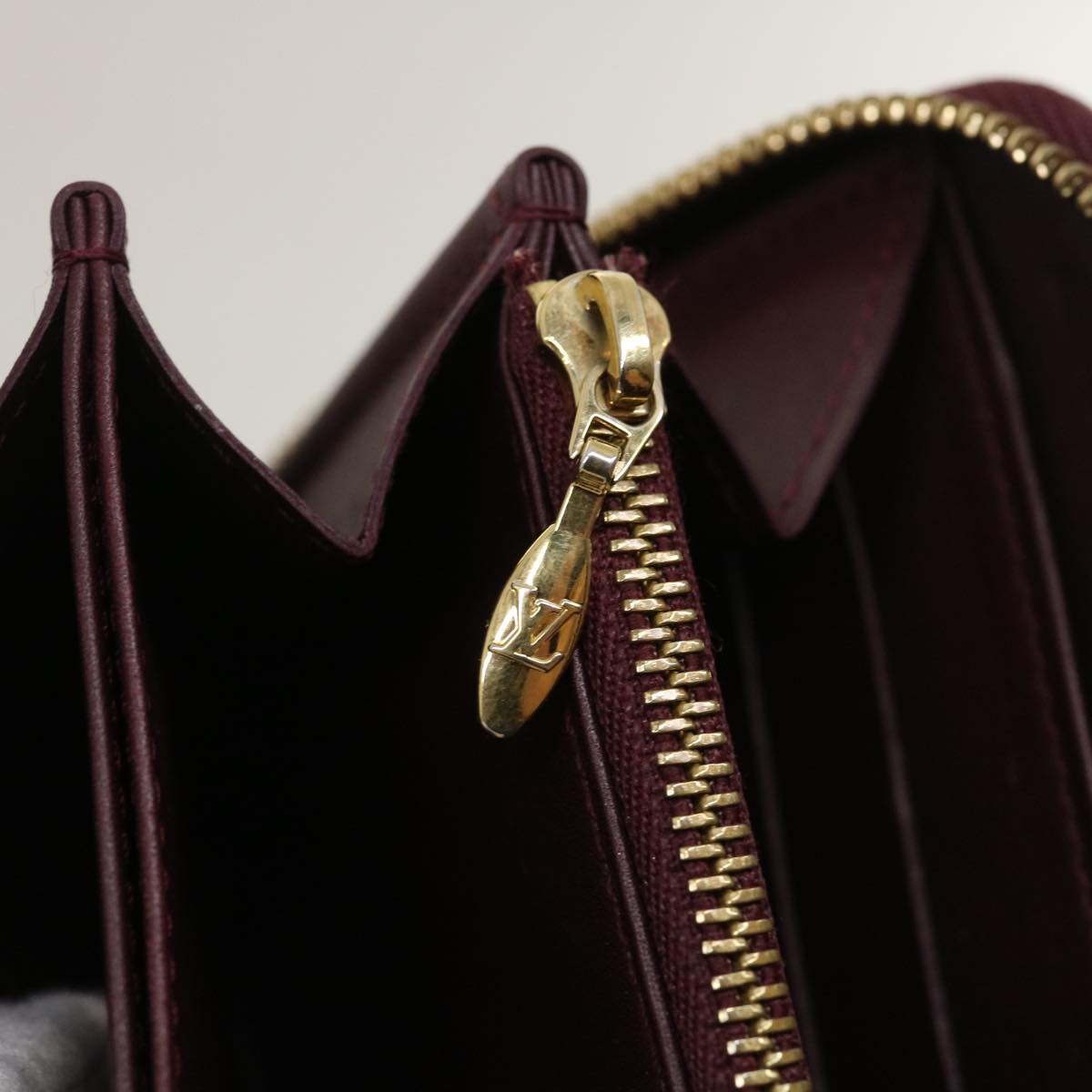 Louis Vuitton Bordeaux Patent leather Portefeuille zippy wallet accessories