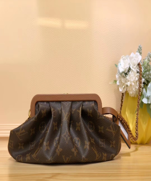 Louis Vuitton Boursicot Ew