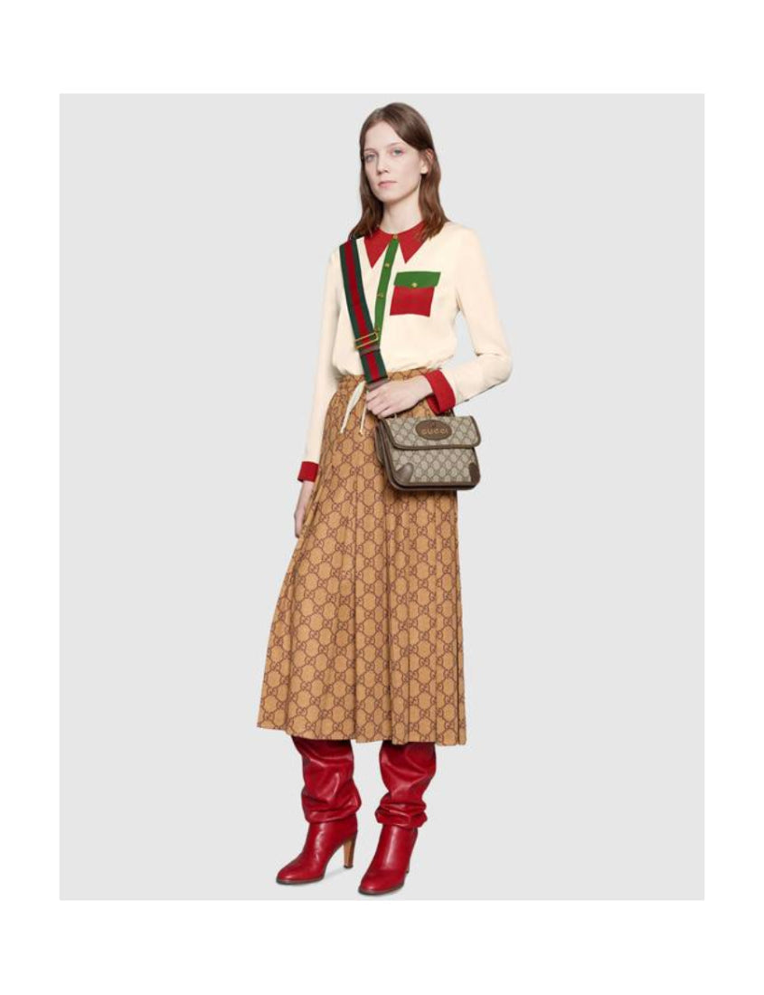 Gucci GG Supreme canvas small messenger bag
