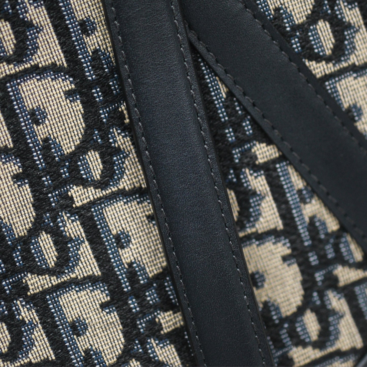 Christian Dior Saddle Bag Navy Dior Oblique Embroidery Gold Hardware