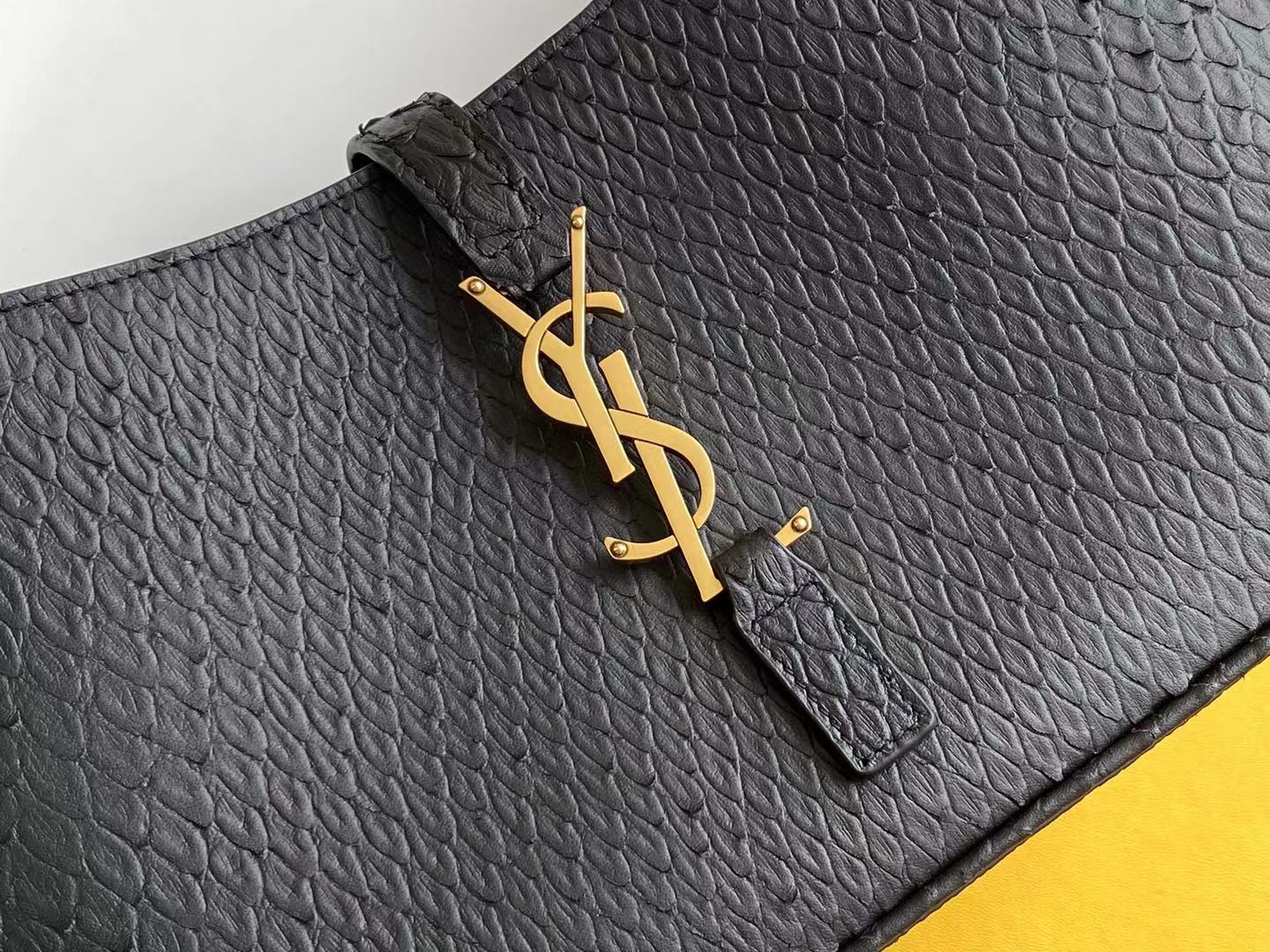 Yves Saint Laurent Hobo Bag
