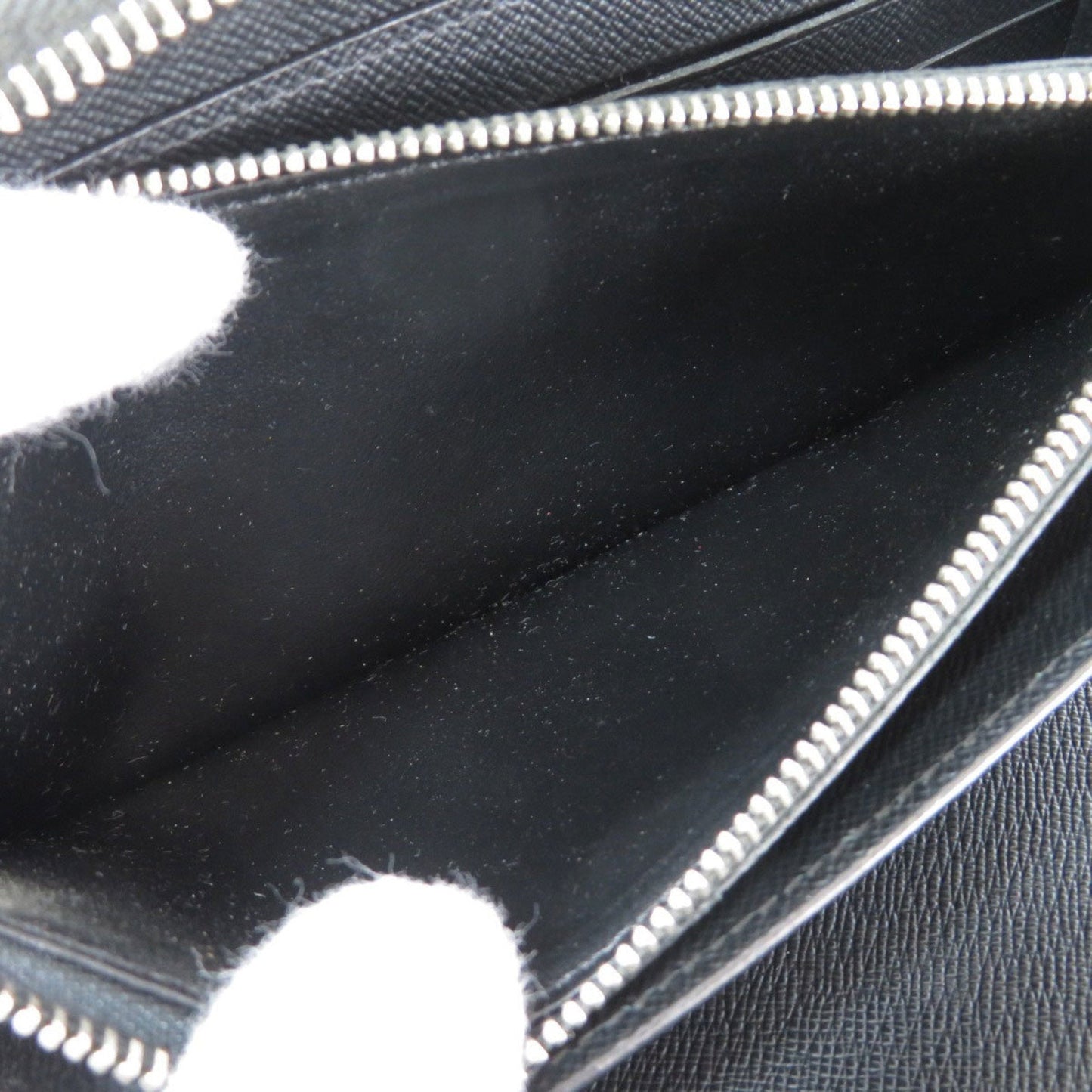 Louis Vuitton Black Leather Zippy organizer wallet accessories