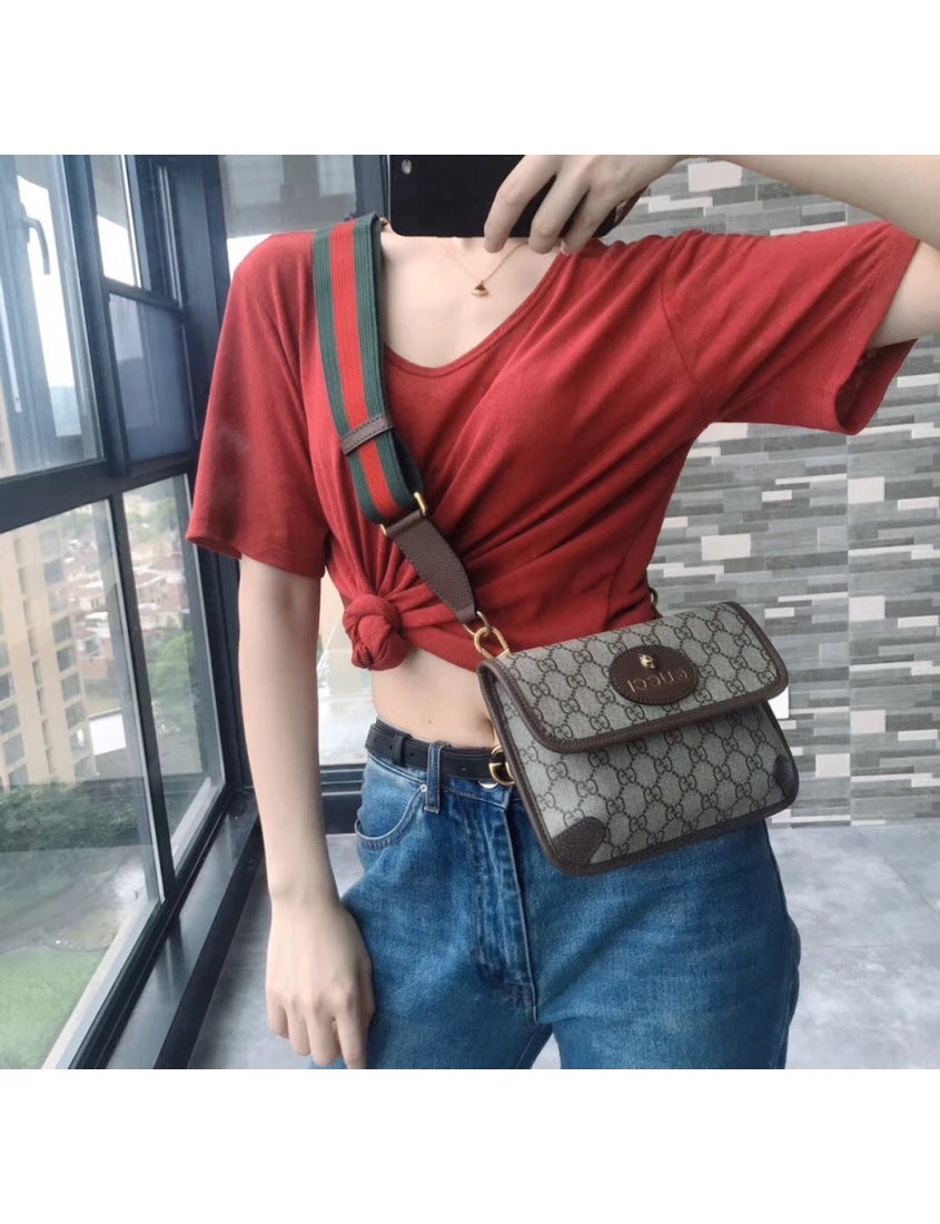 Gucci GG Supreme canvas small messenger bag