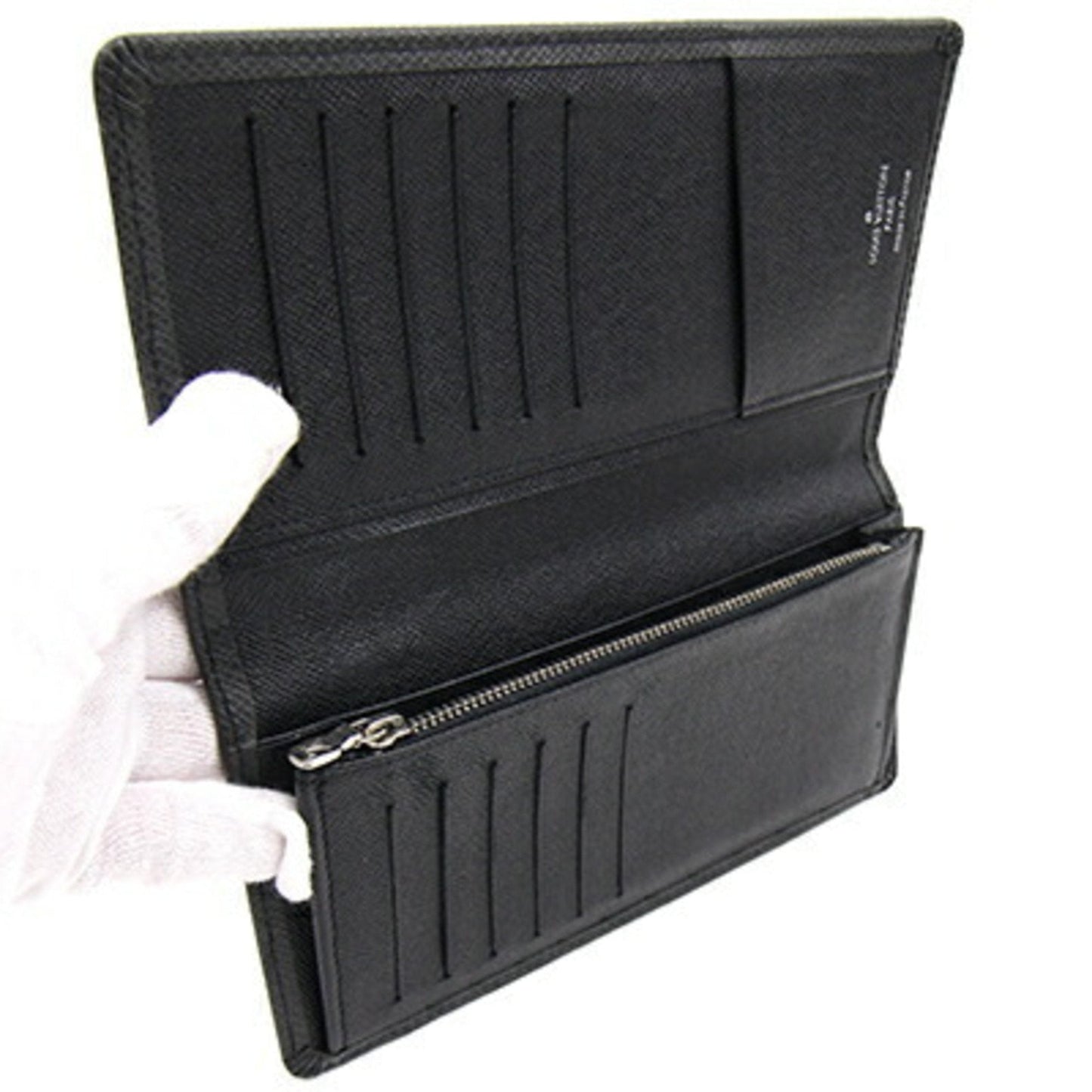 Louis Vuitton Black Leather Brazza (cuir Taïga) wallet accessories