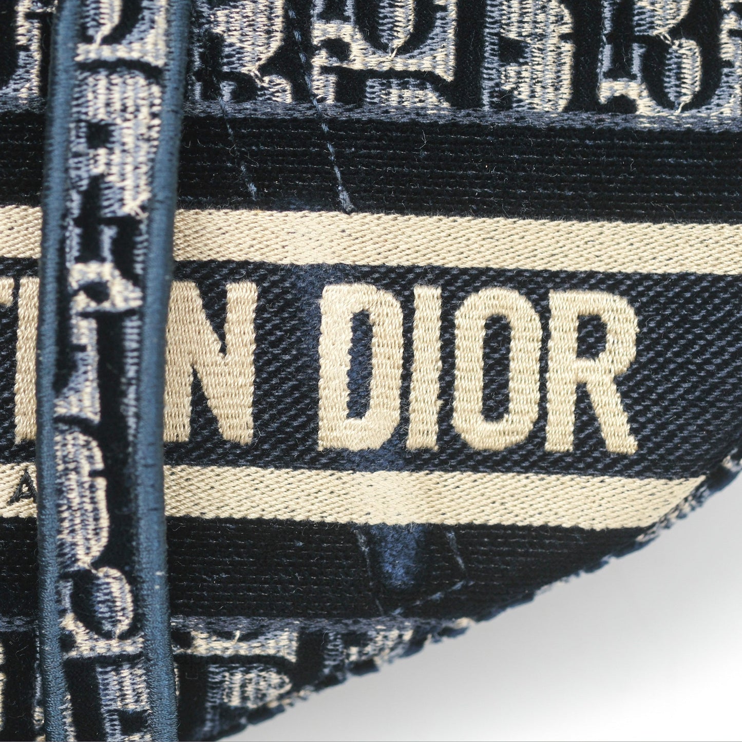 Christian Dior Saddle Bag Velvet Navy Dior Oblique Embroidery Gold Hardware