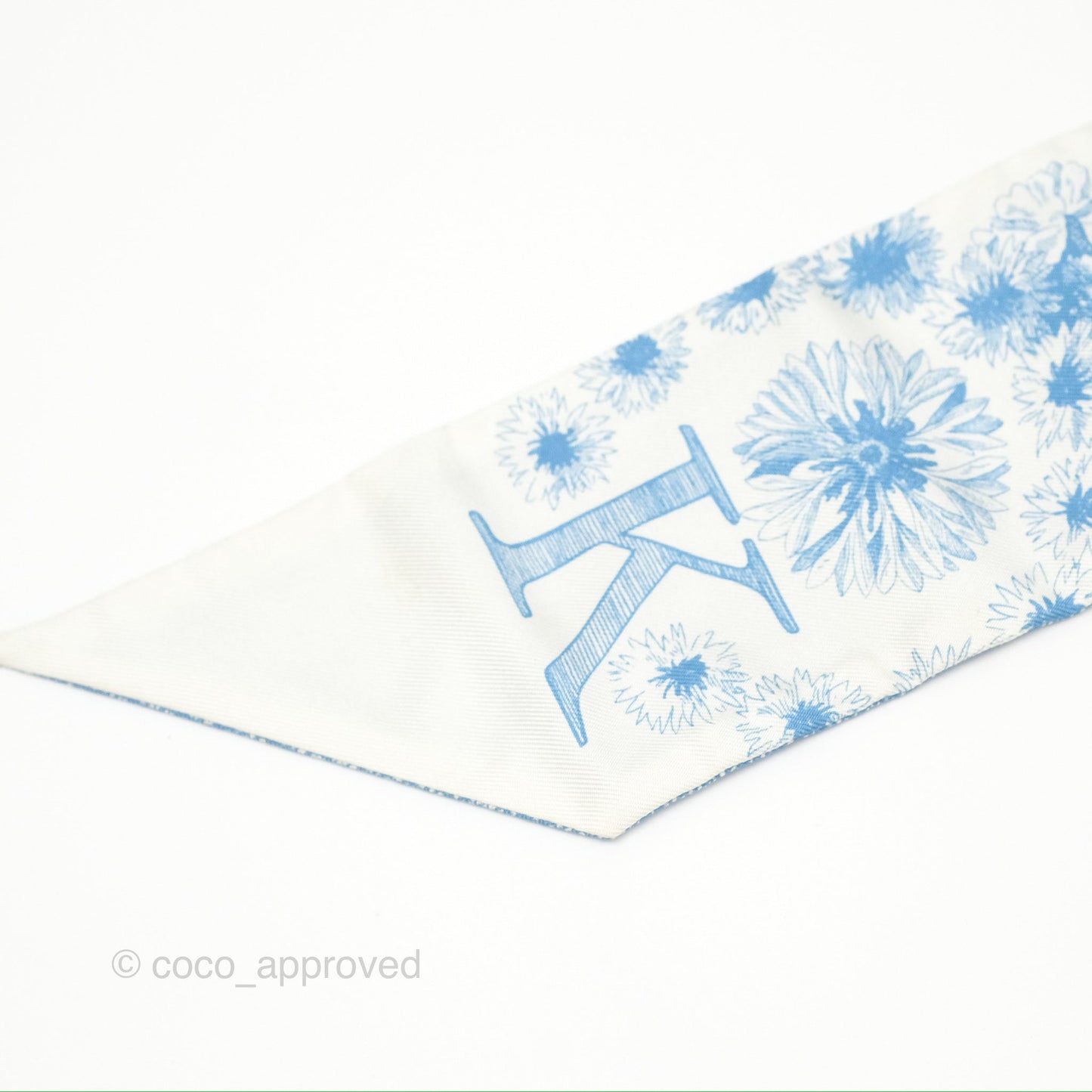 Christian Dior Kaléidoscope Mitzah Silk Twilly Blue