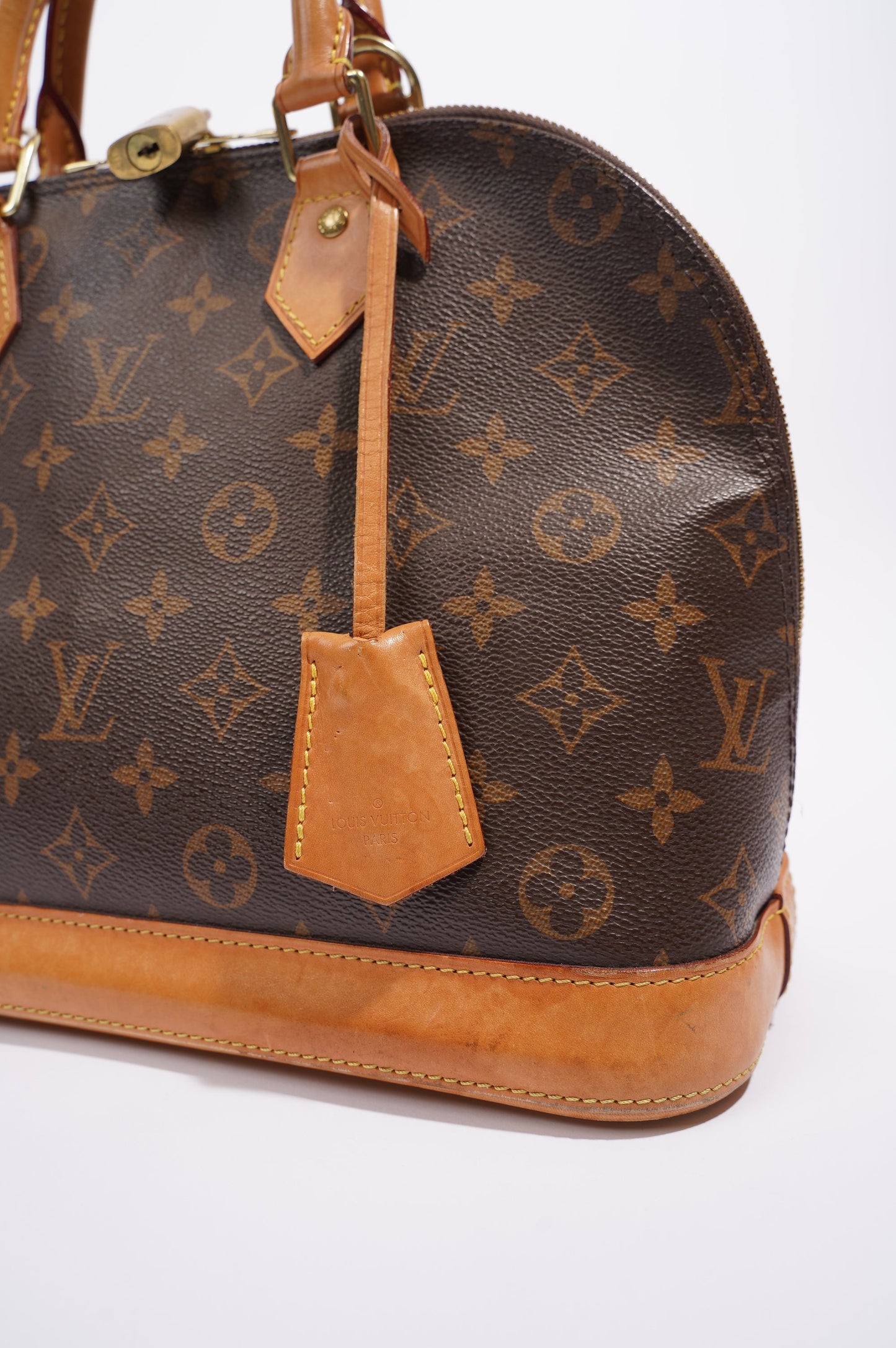 Louis Vuitton Womens Alma Monogram PM