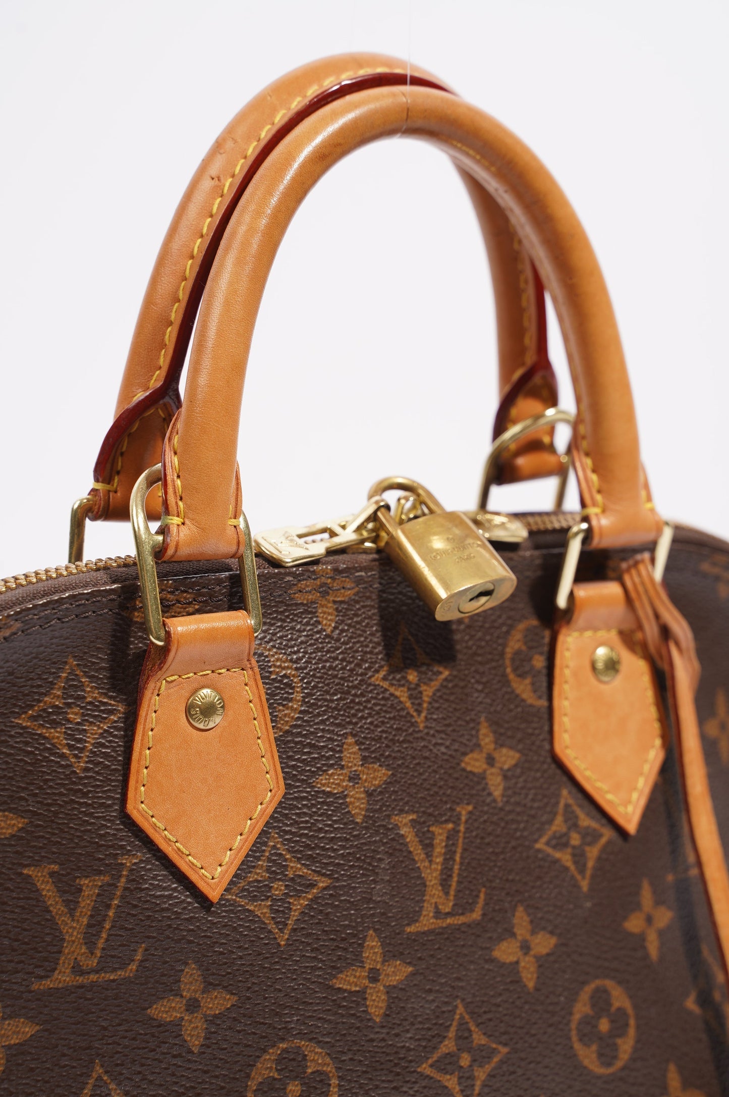 Louis Vuitton Womens Alma Monogram PM