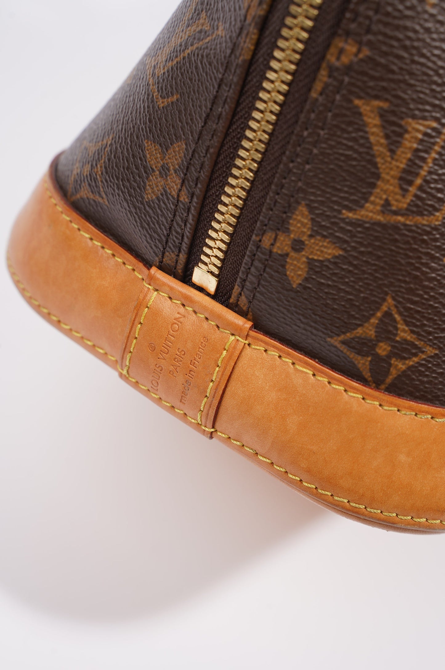 Louis Vuitton Womens Alma Monogram PM
