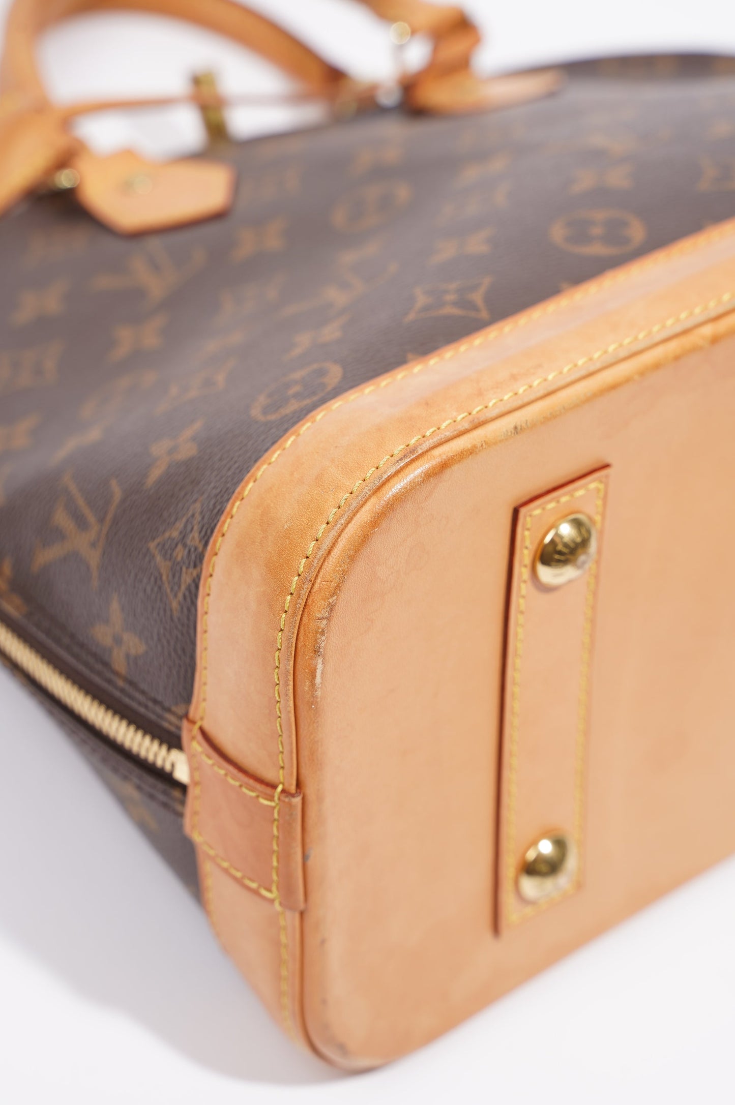 Louis Vuitton Womens Alma Monogram PM