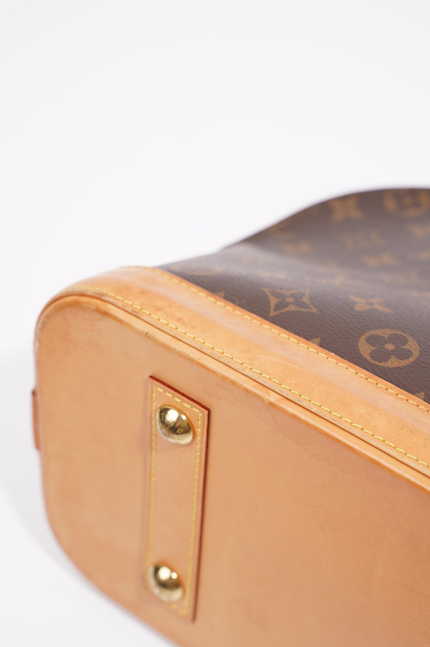 Louis Vuitton Womens Alma Monogram PM