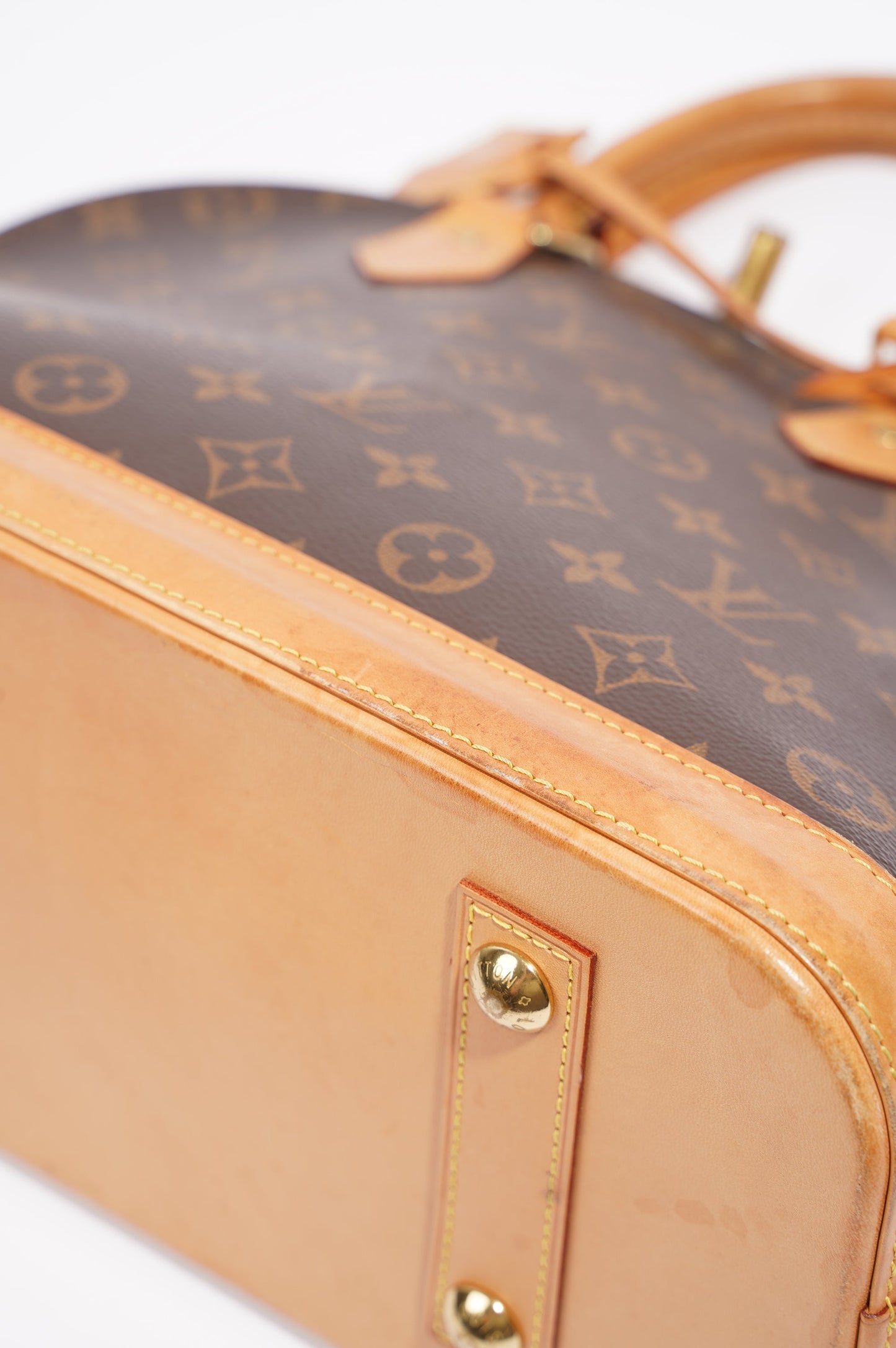 Louis Vuitton Womens Alma Monogram PM
