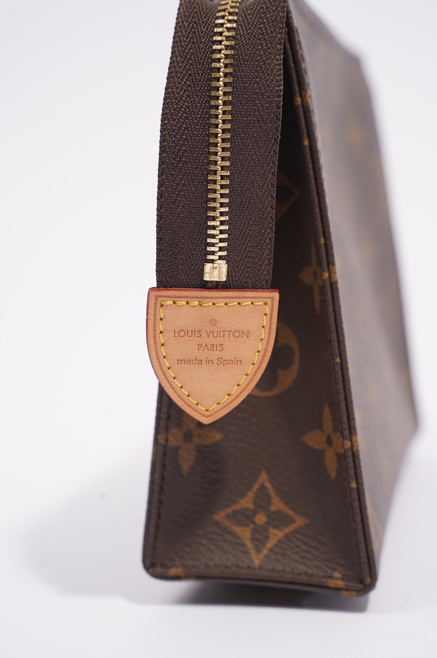 Louis Vuitton Womens Toiletry Monogram 19