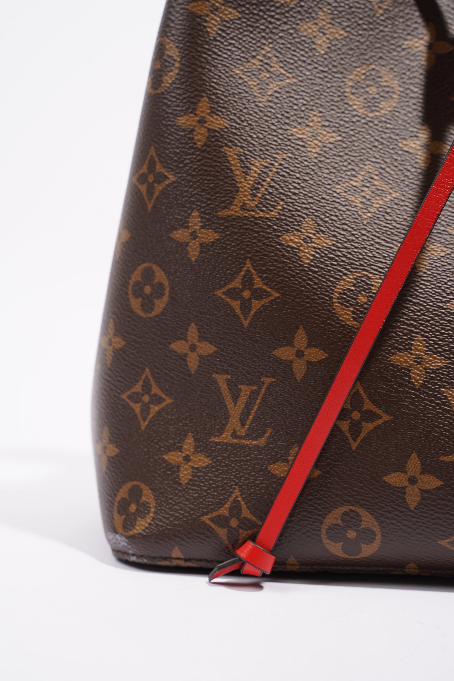Louis Vuitton Womens Neo Noe Monogram Red