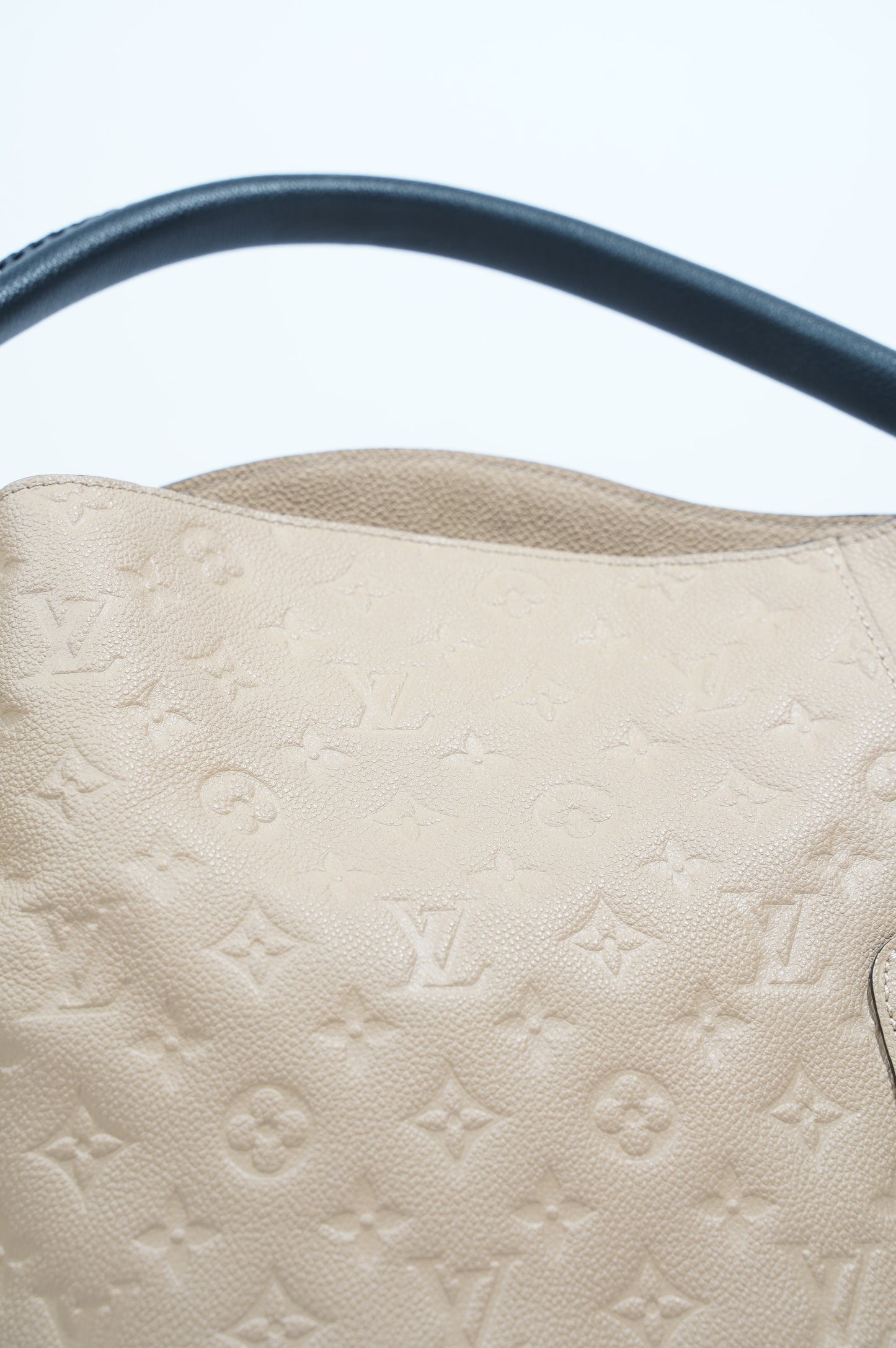 Louis Vuitton Womens Bagatelle Hobo Bag