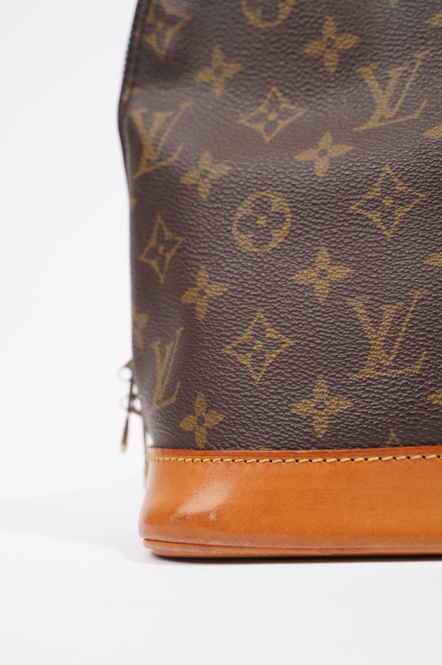 Louis Vuitton Womens Vintage Alma Monogram PM