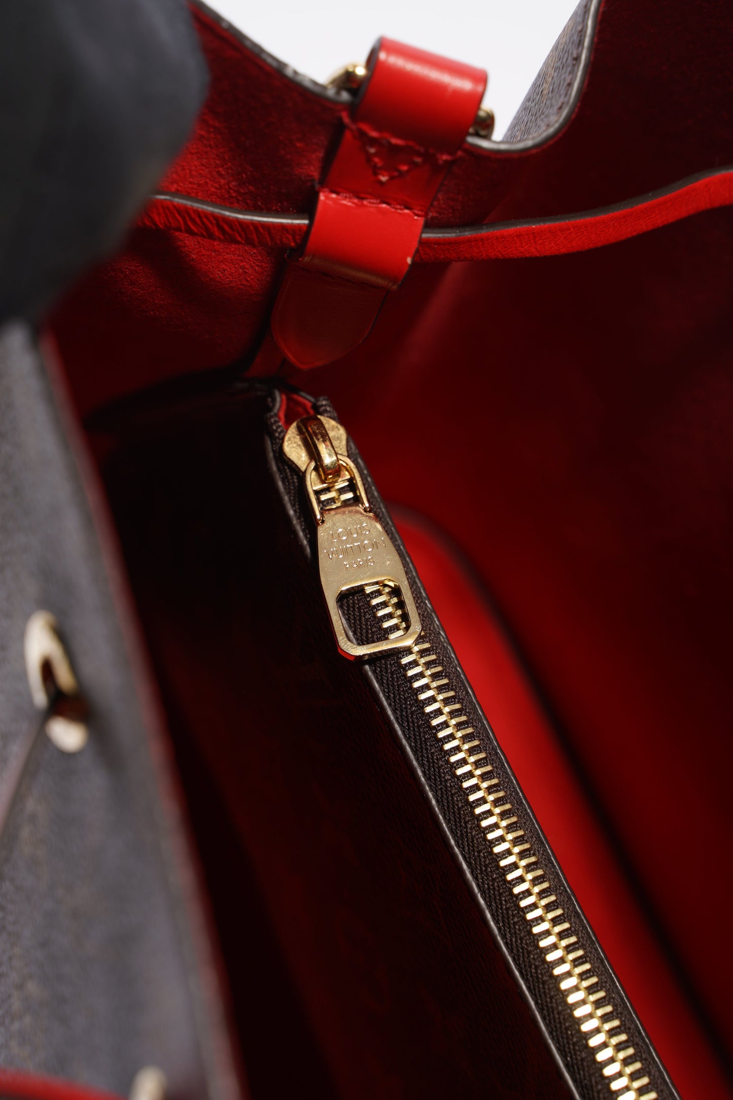 Louis Vuitton Womens Neo Noe Monogram Red