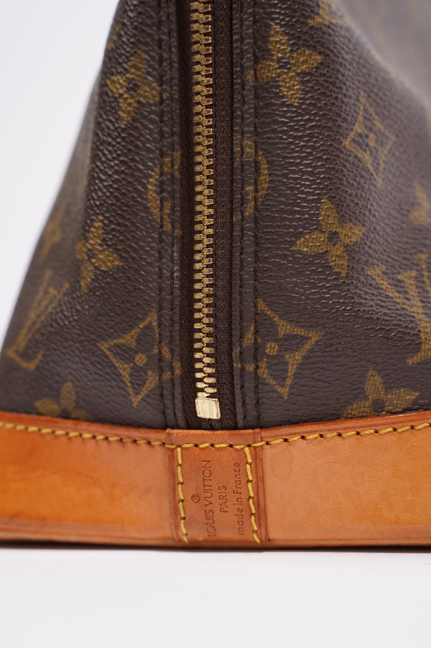 Louis Vuitton Womens Vintage Alma Monogram PM