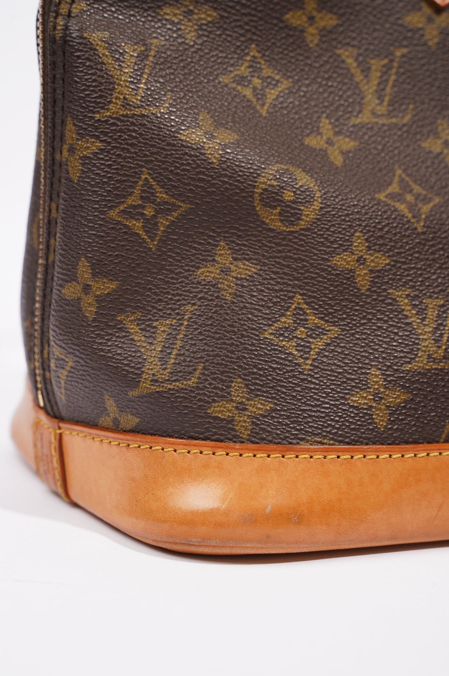 Louis Vuitton Womens Vintage Alma Monogram PM