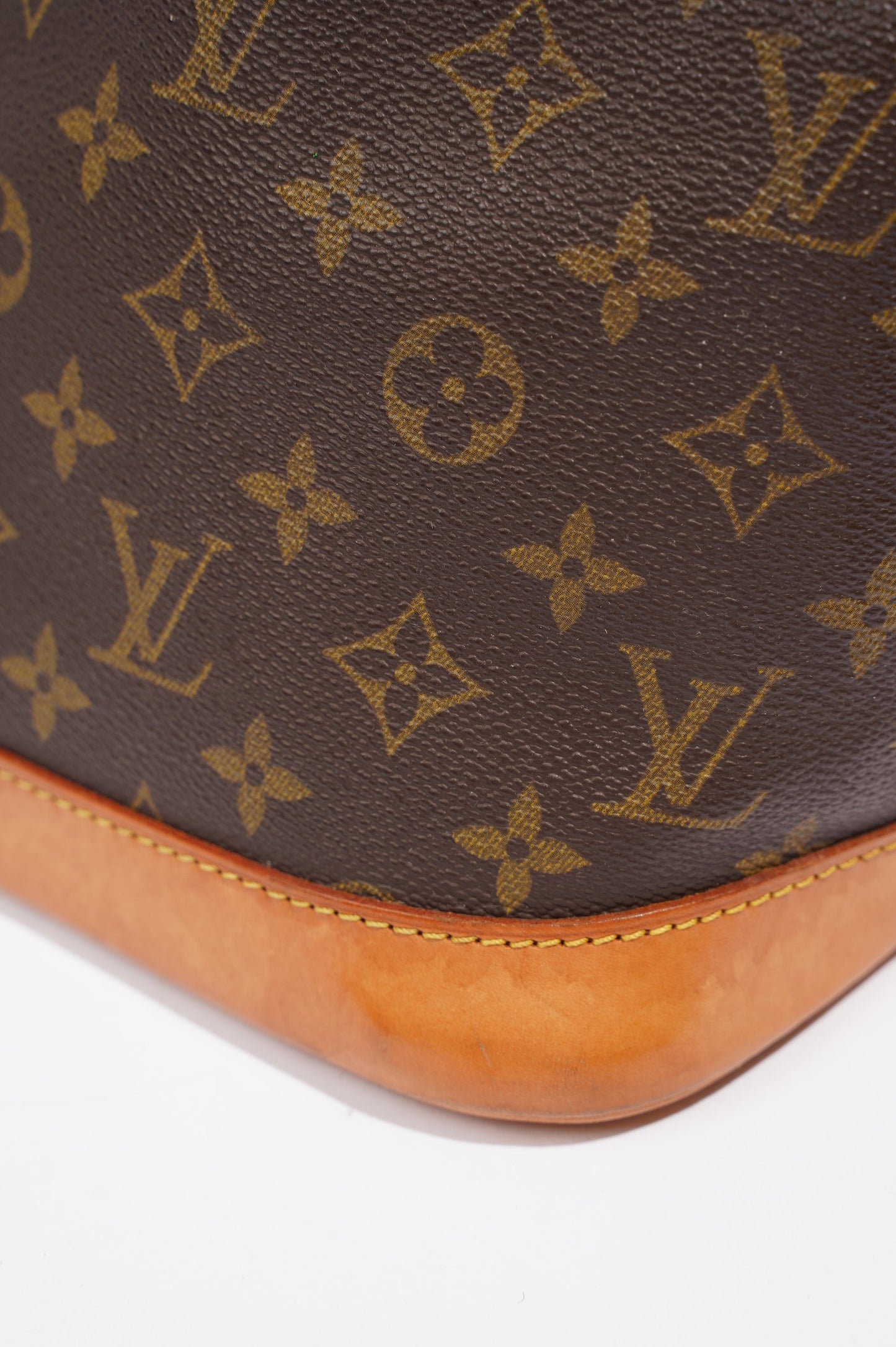 Louis Vuitton Womens Vintage Alma Monogram PM