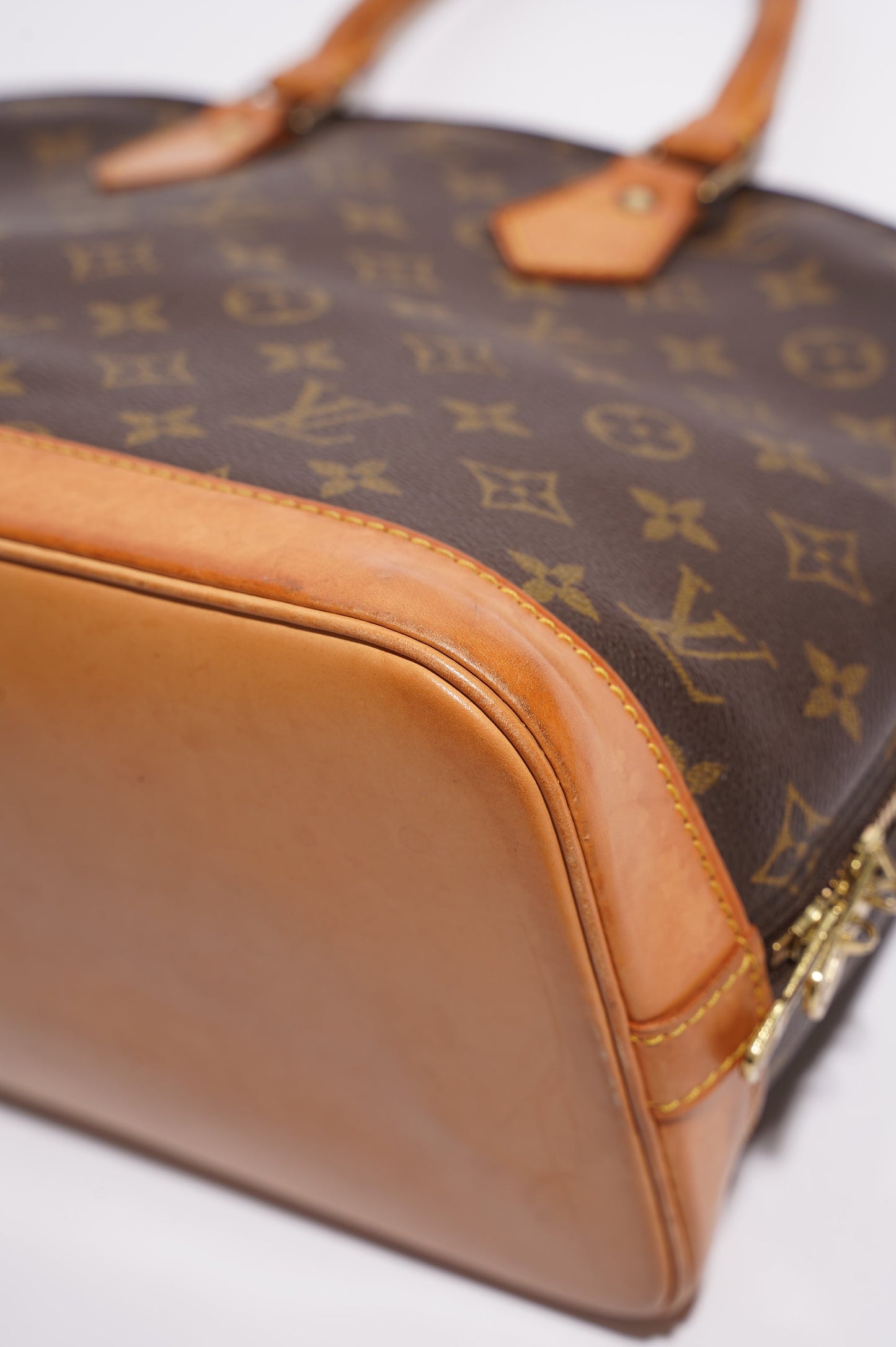 Louis Vuitton Womens Vintage Alma Monogram PM