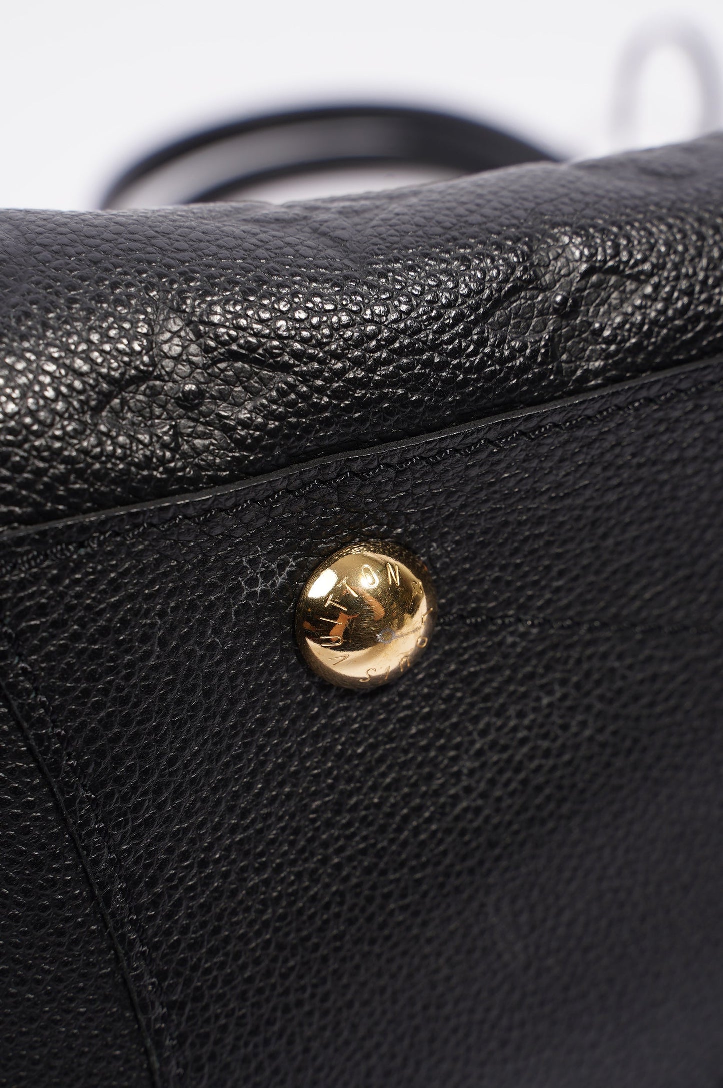 Louis Vuitton Womens Montaigne Black Empreinte Leather MM