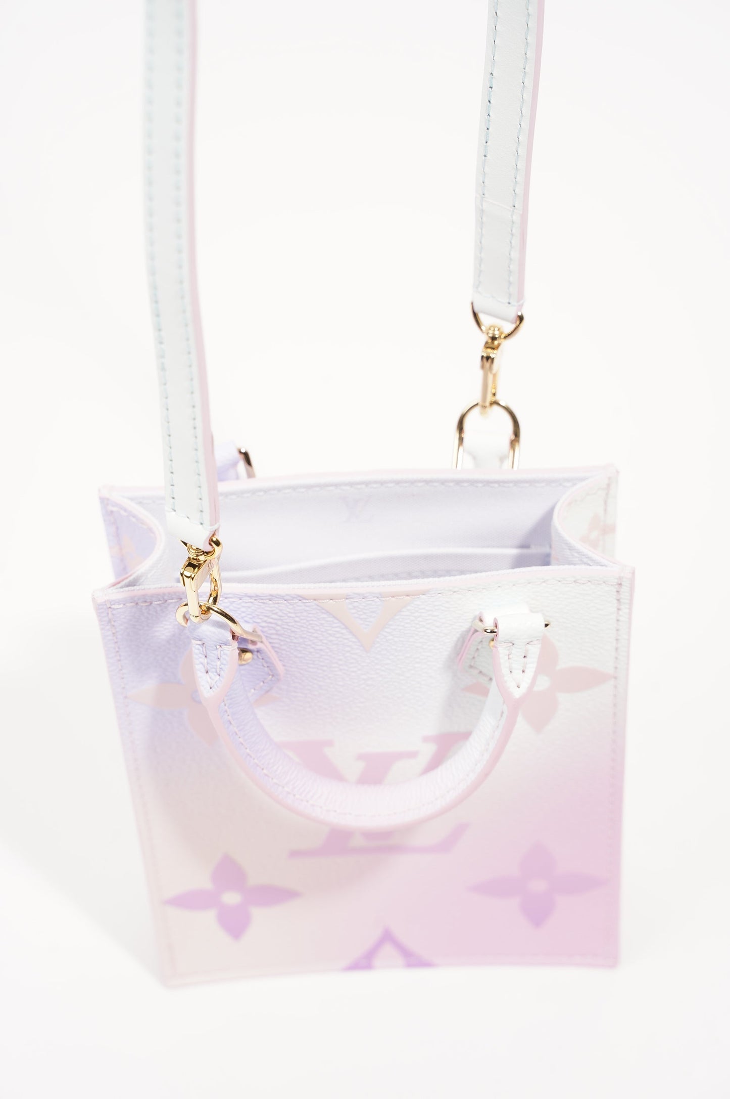 Louis Vuitton Womens Petit Sac Plat