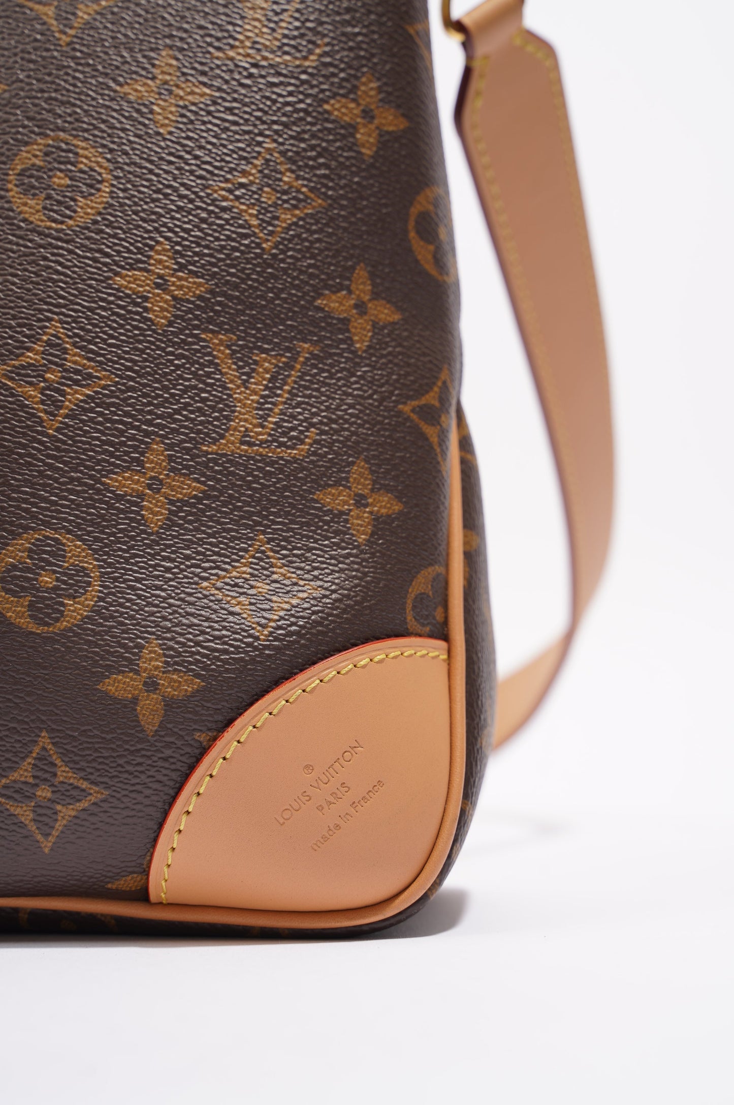 Louis Vuitton Womens Odeon Bag Monogram Canvas MM