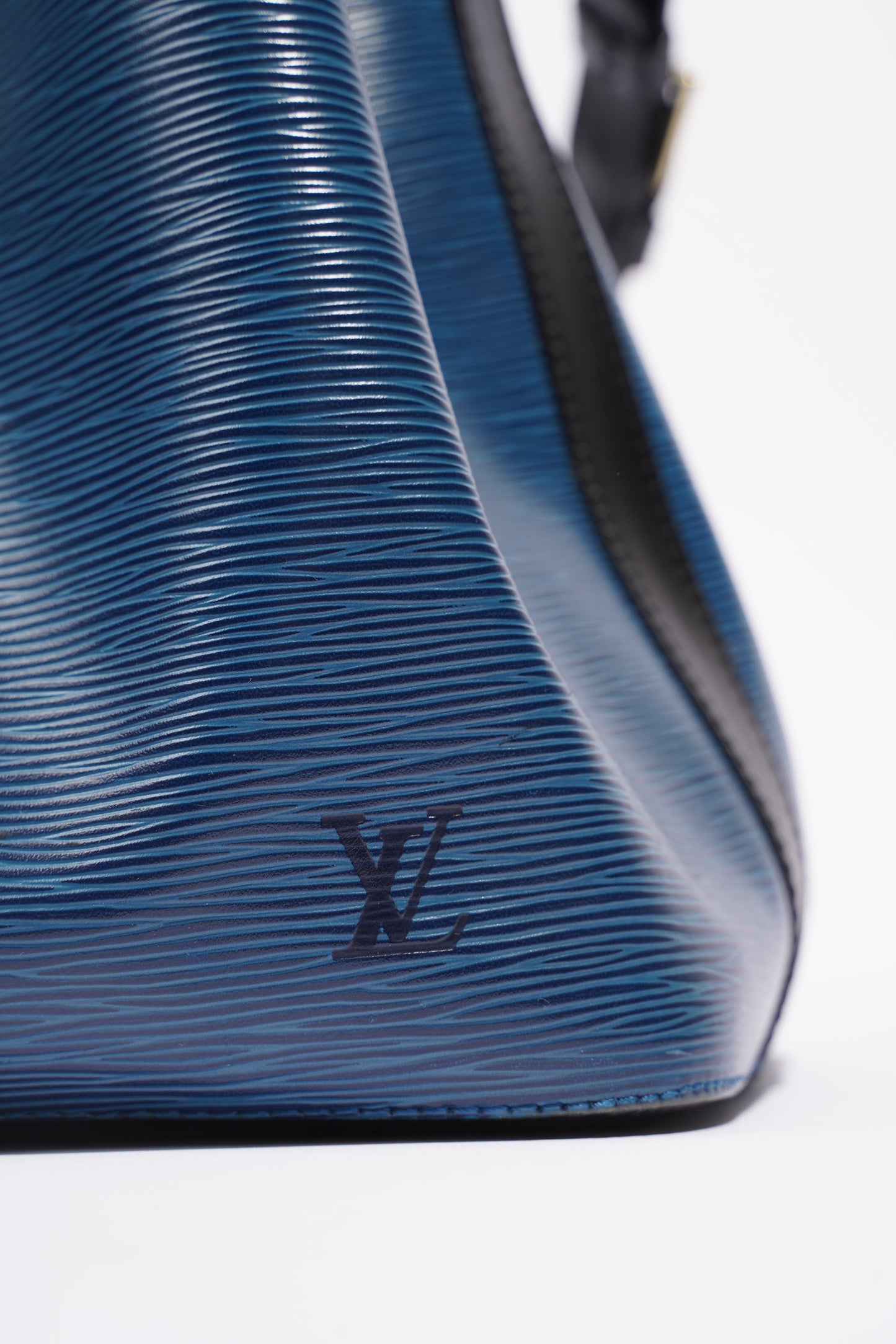 Louis Vuitton Womens Neo Noe Blue Epi Leather