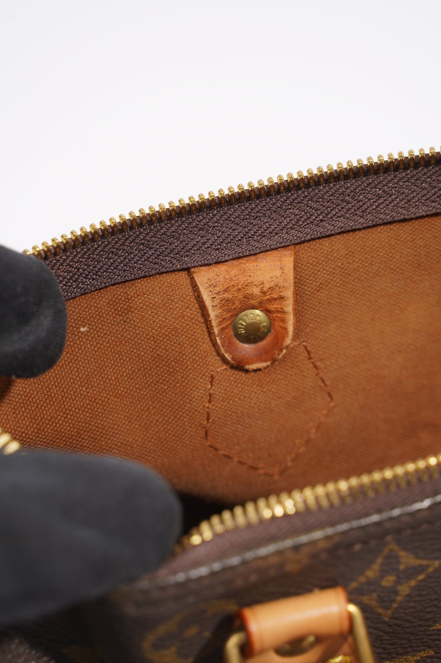 Louis Vuitton Womens Speedy Bandouliere Monogram 30