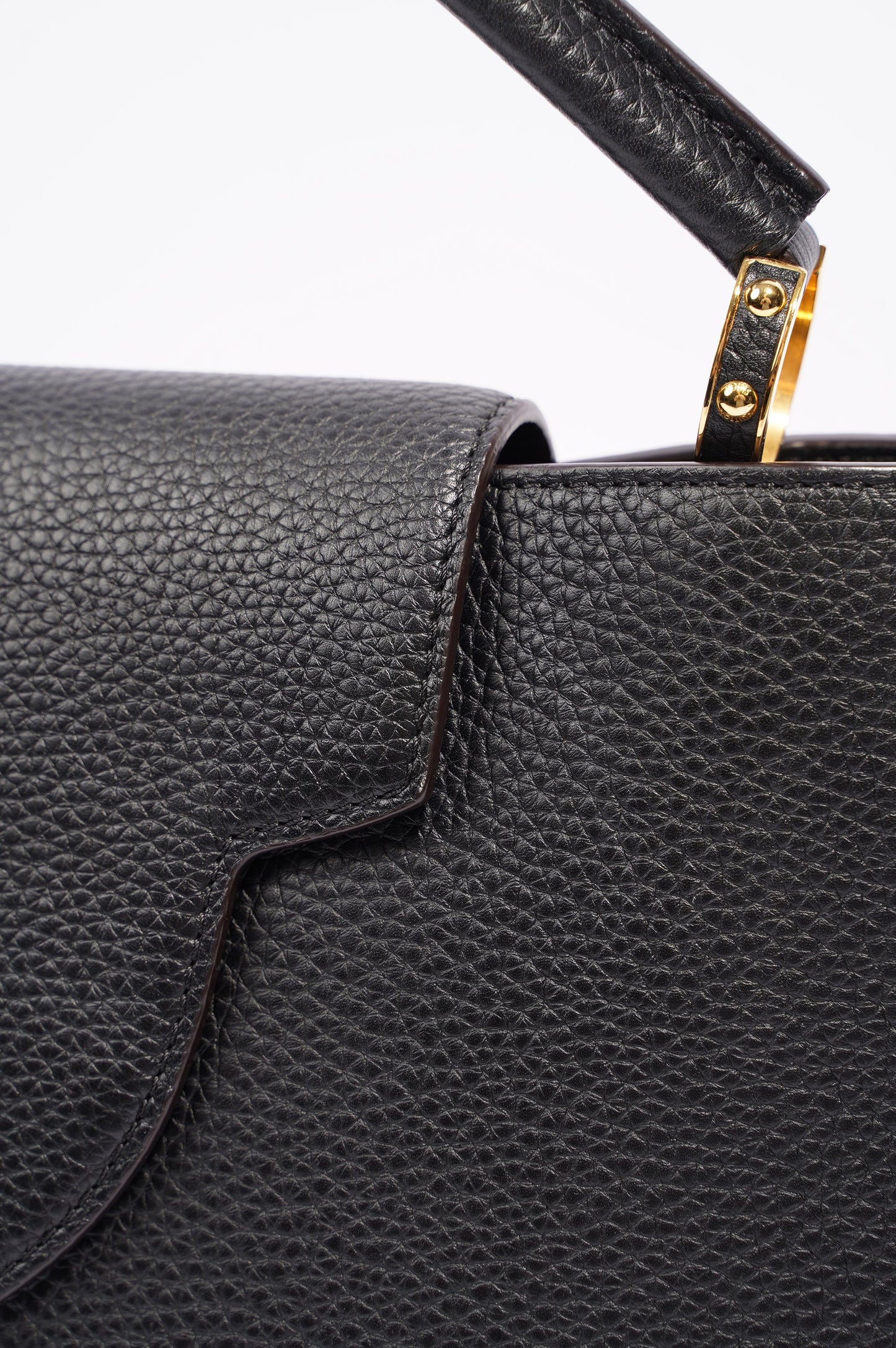 Louis Vuitton Womens Capucines Black Taurillon Leather MM
