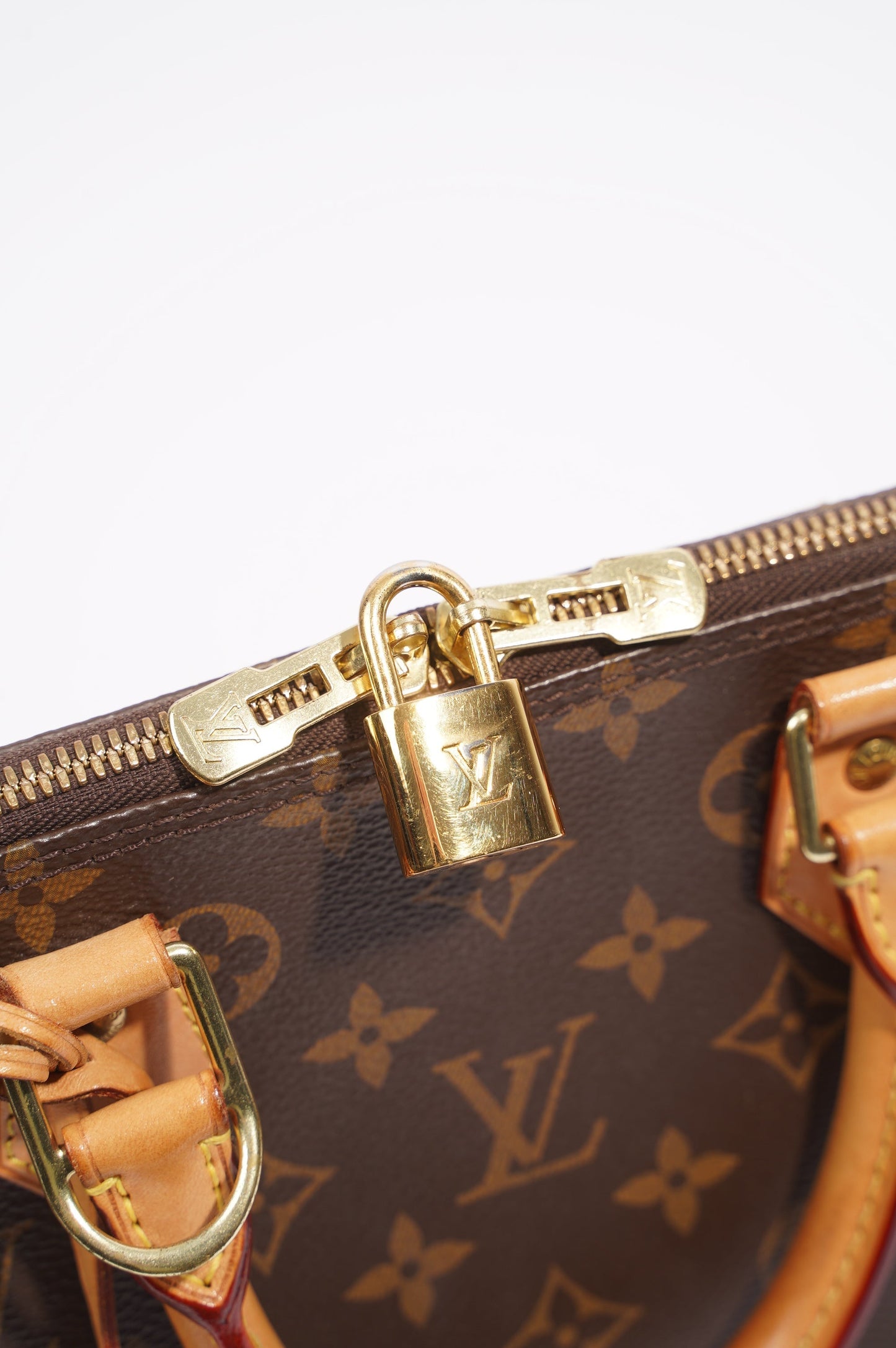 Louis Vuitton Womens Alma Monogram PM