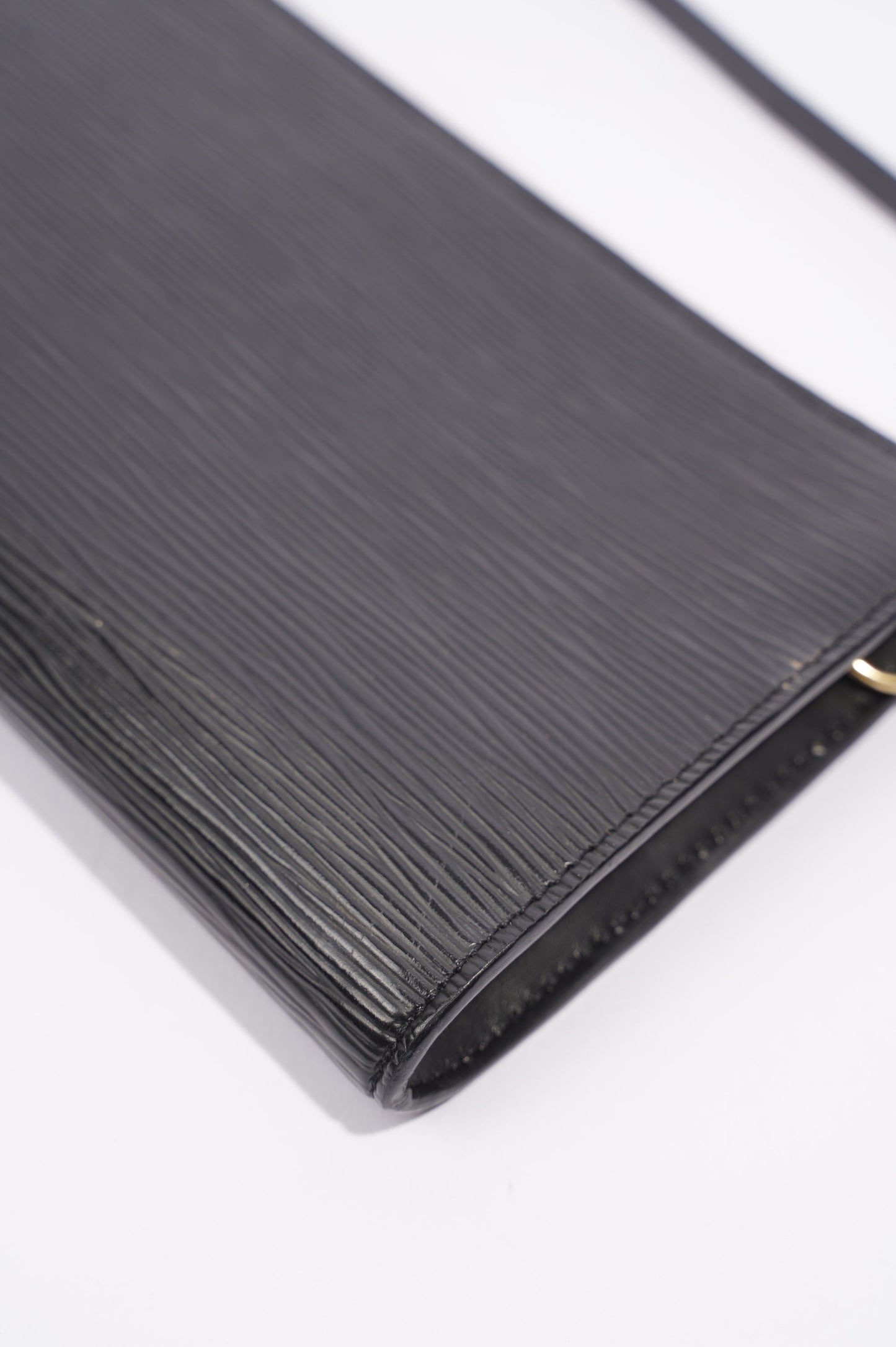 Louis Vuitton Womens Pochette Accessoire Black Epi Leather