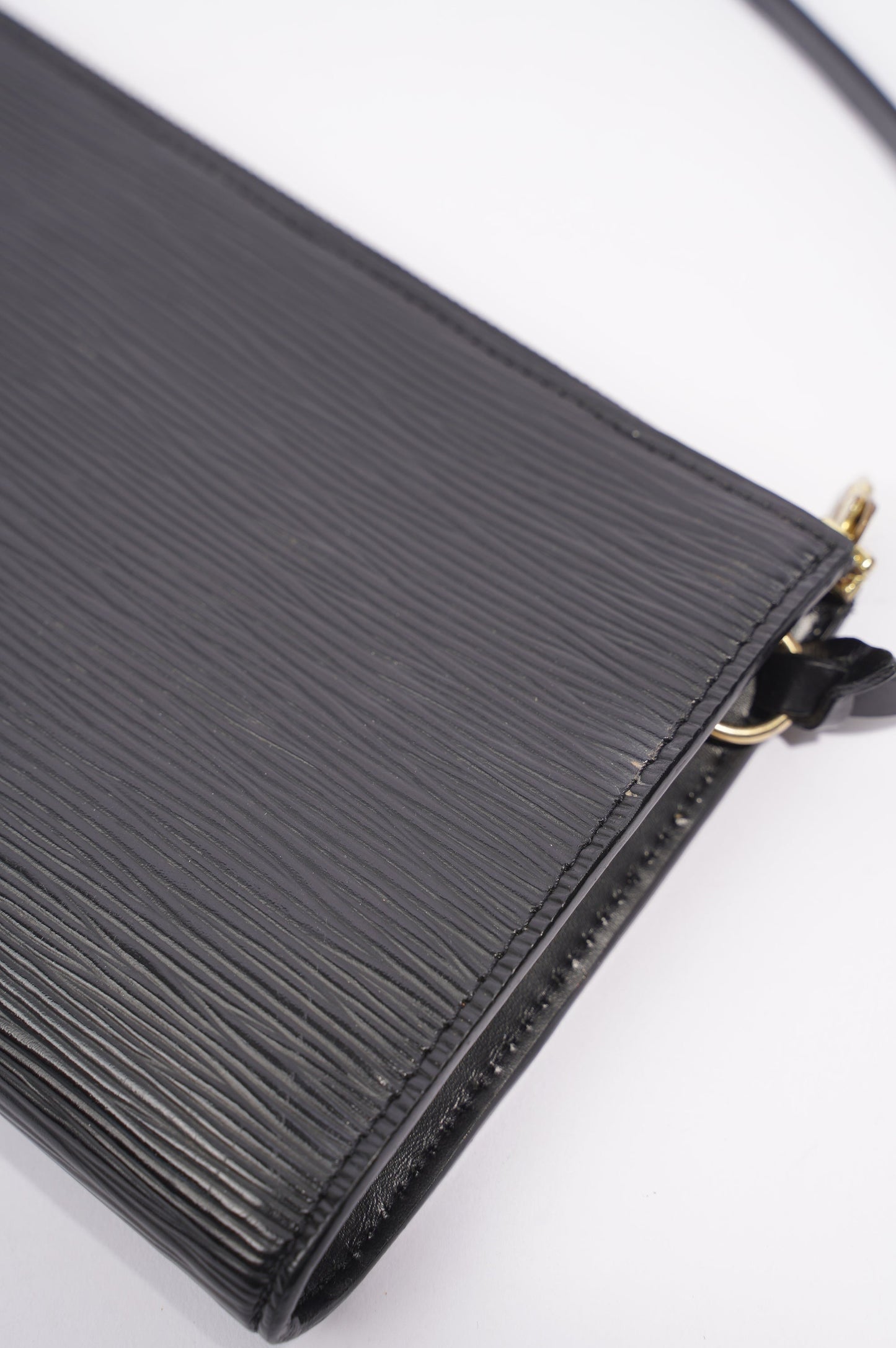 Louis Vuitton Womens Pochette Accessoire Black Epi Leather