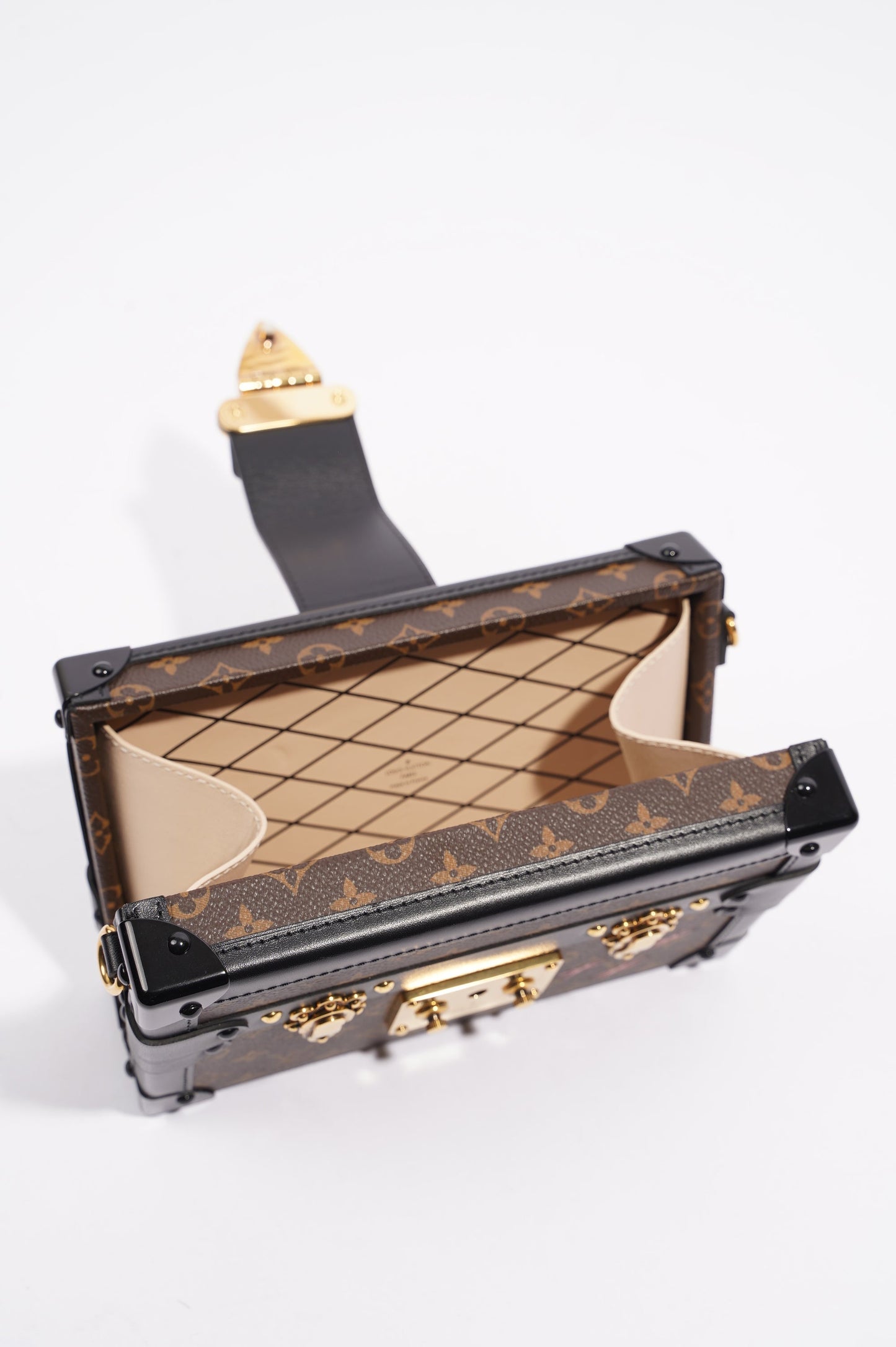 Louis Vuitton Womens Petite Malle Monogram / Black