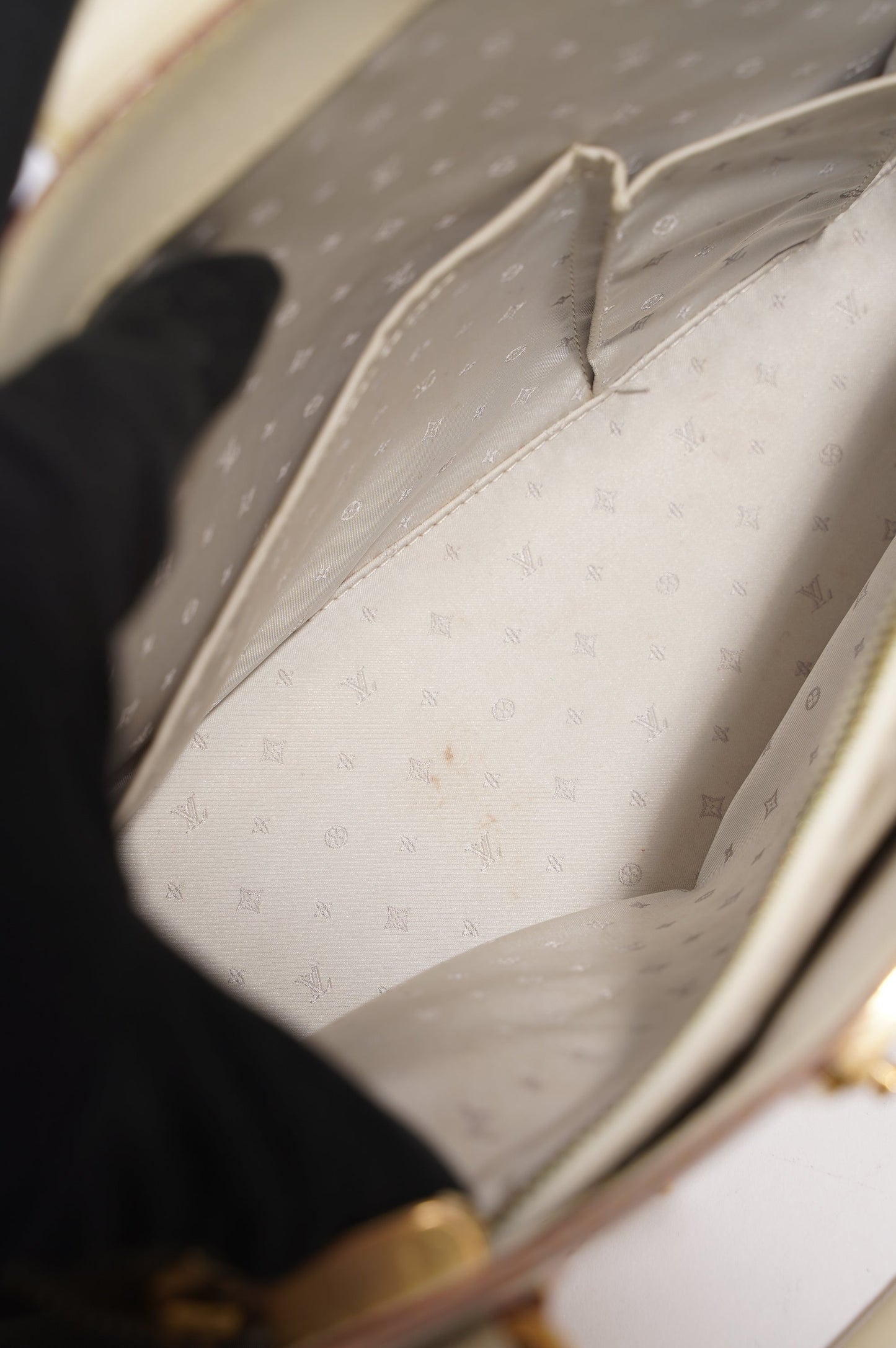 Louis Vuitton Womens Vintage Suhali Le Fabuleux Tote Bag White / Gold