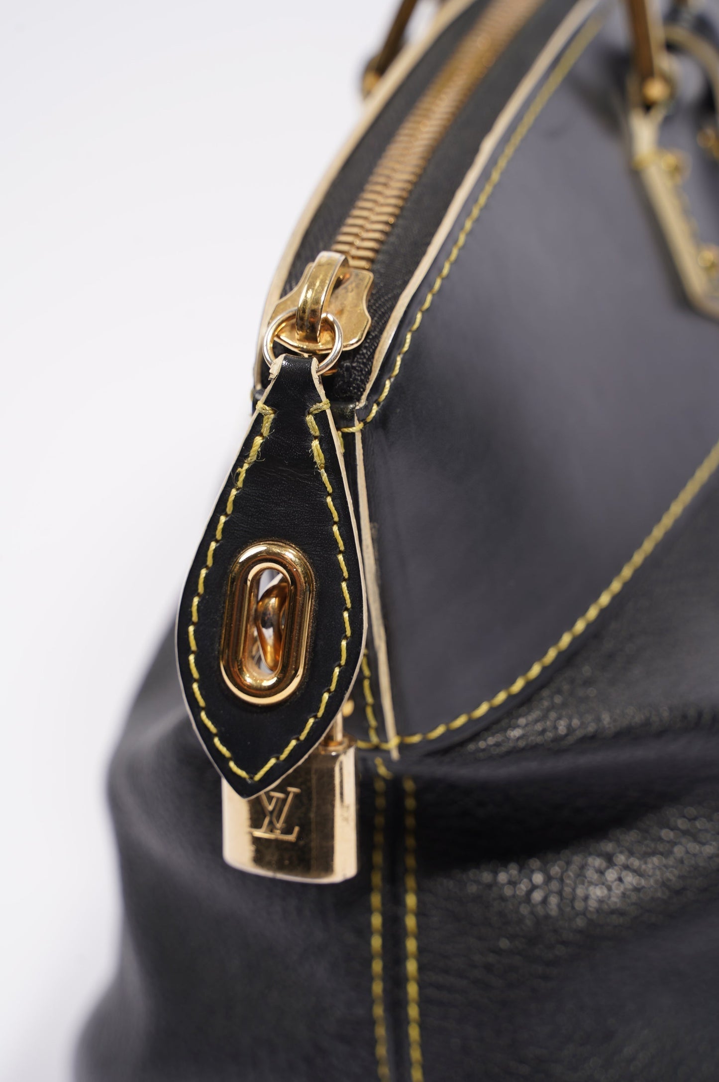 Louis Vuitton Womens Vintage Suhali Lockit Bag Black MM