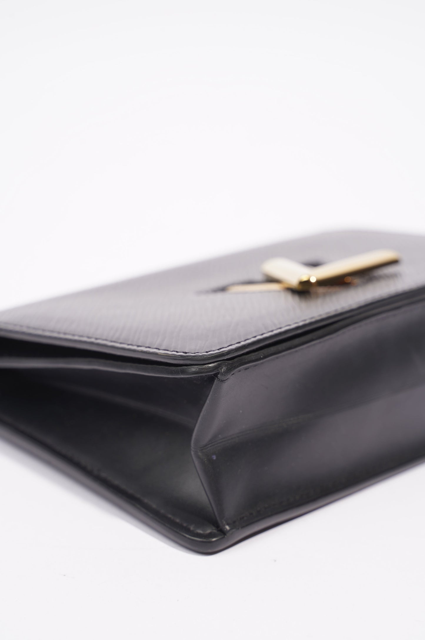 Louis Vuitton Womens Twist Chain Pouch Black Epi Leather