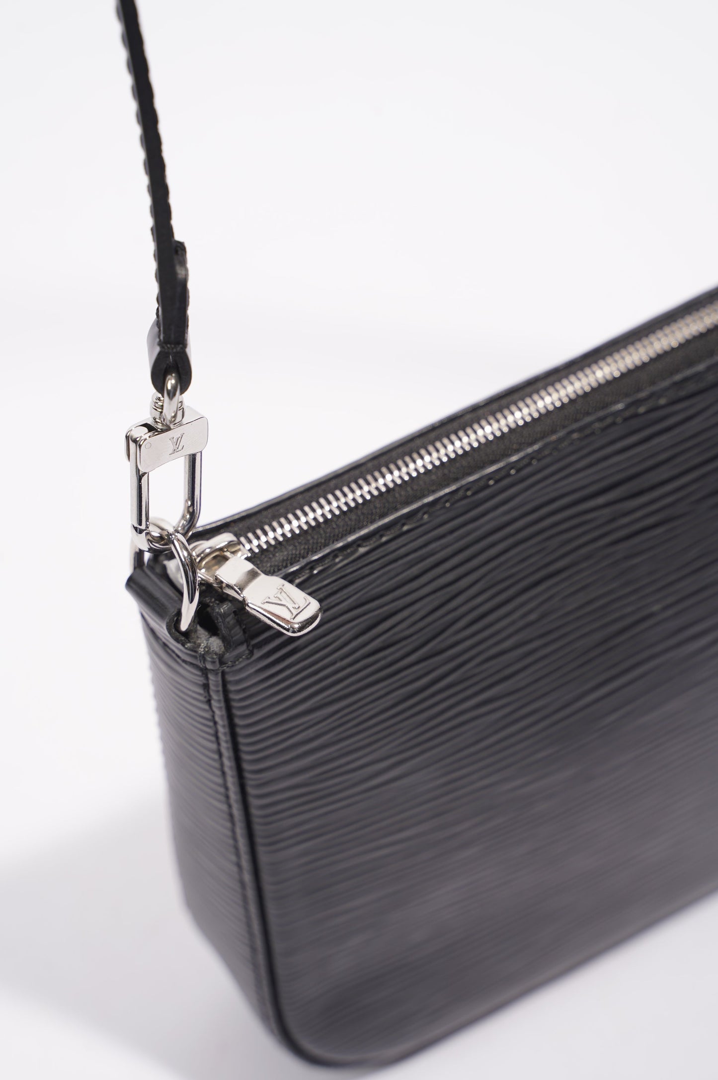 Louis Vuitton Womens Pochette Accessoires Black Epi Leather