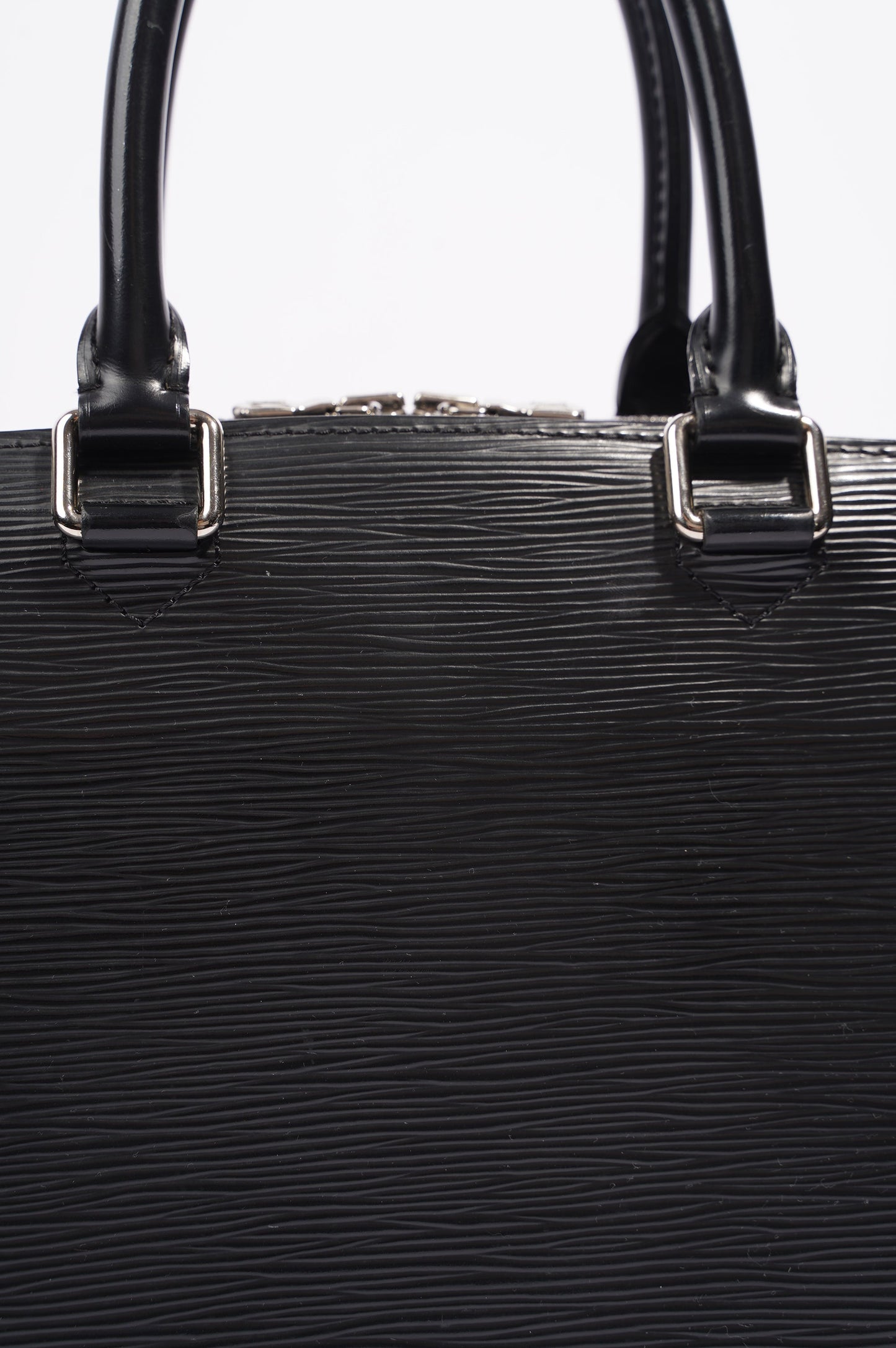Louis Vuitton Womens Pont Neuf Black Epi Leather