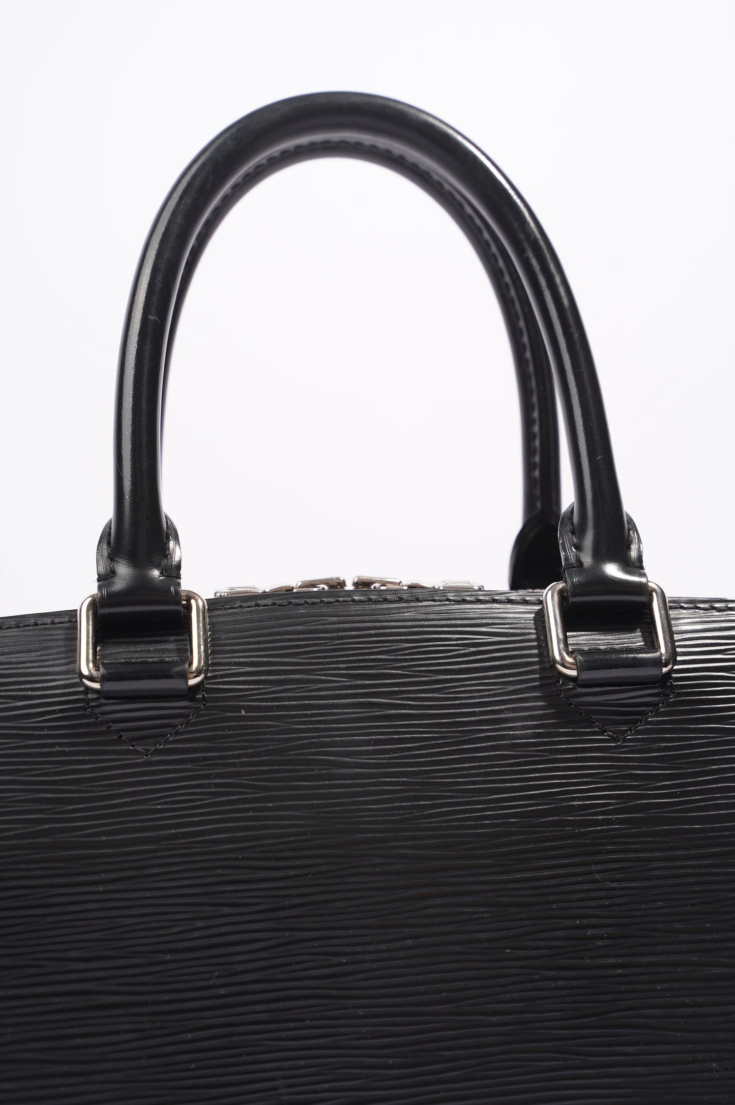 Louis Vuitton Womens Pont Neuf Black Epi Leather