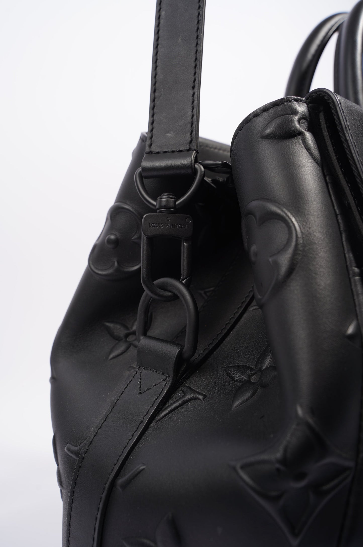 Louis Vuitton Womens Steamer Tote Black