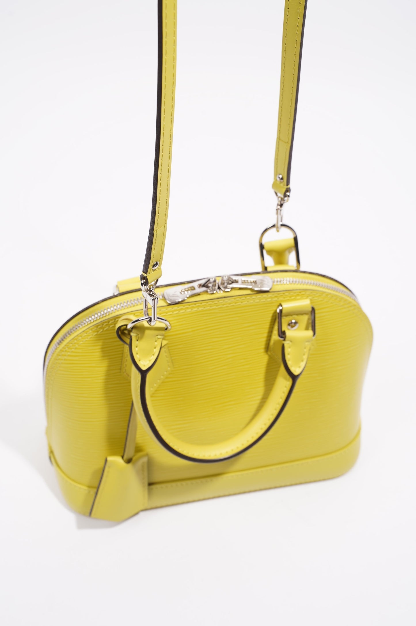 Louis Vuitton Womens Alma Epi Green BB