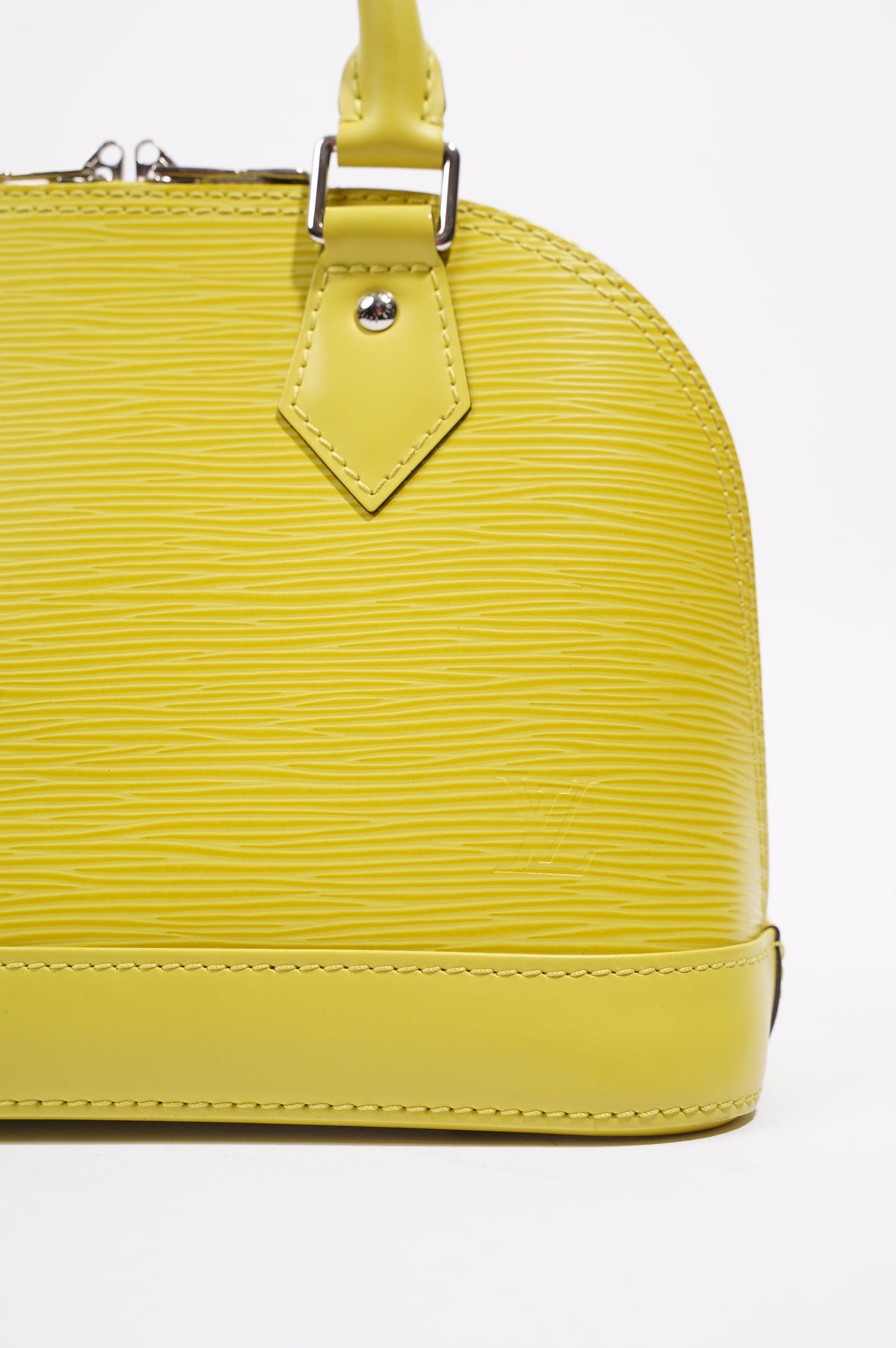 Louis Vuitton Womens Alma Epi Green BB