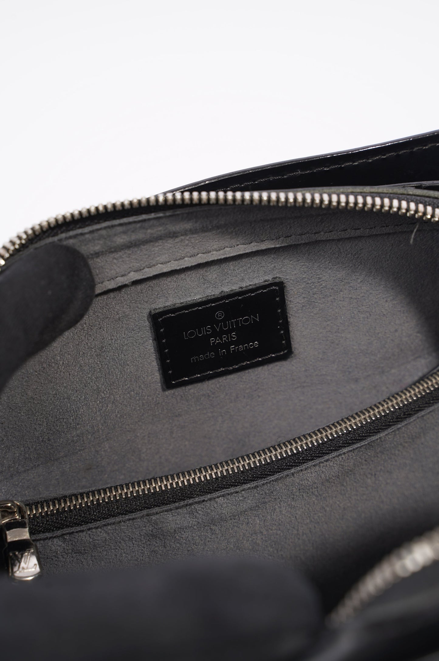 Louis Vuitton Womens Pont Neuf Black Epi Leather
