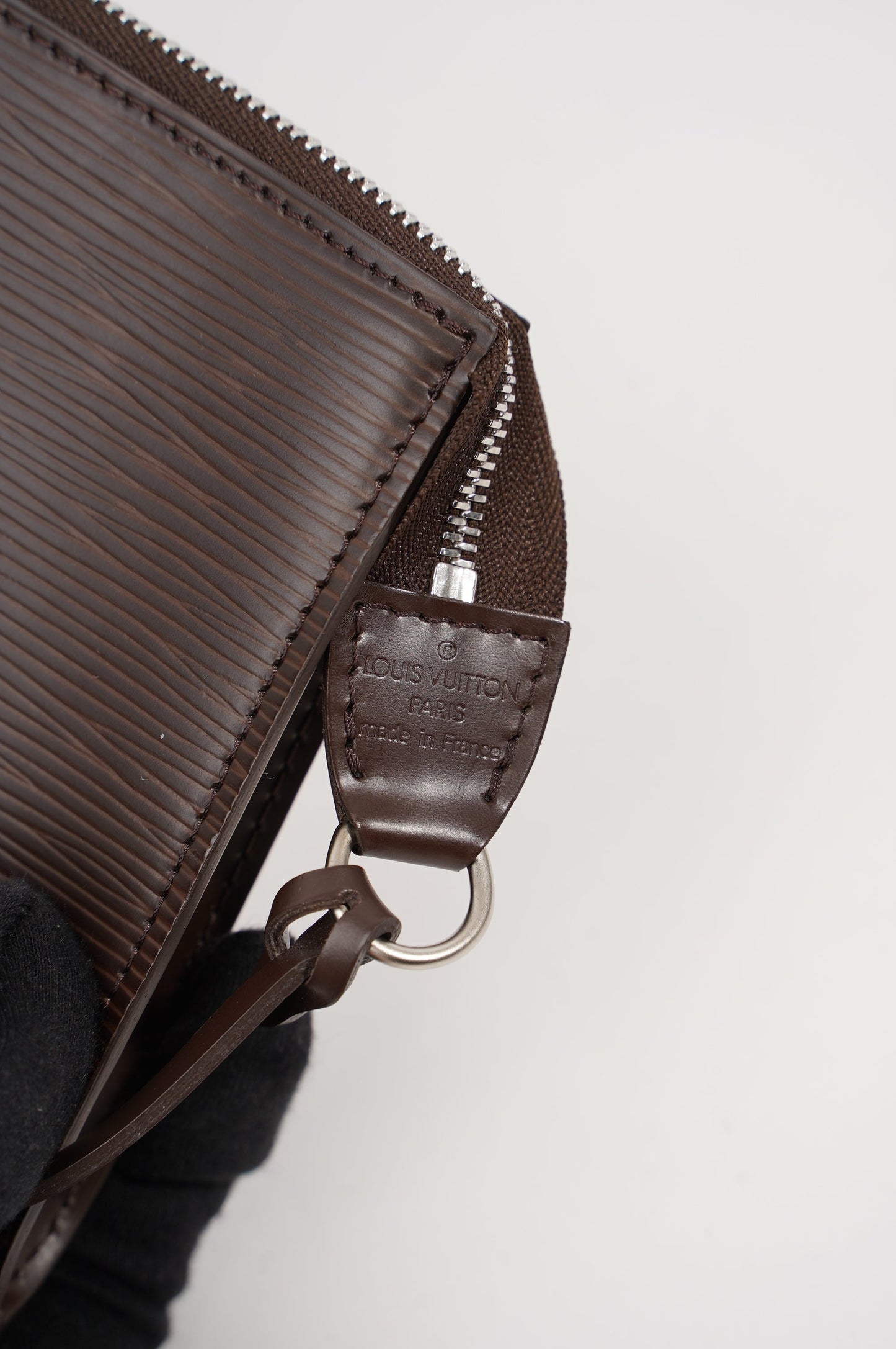 Louis Vuitton Womens Pochette Accessoire Quetsche Epi Leather