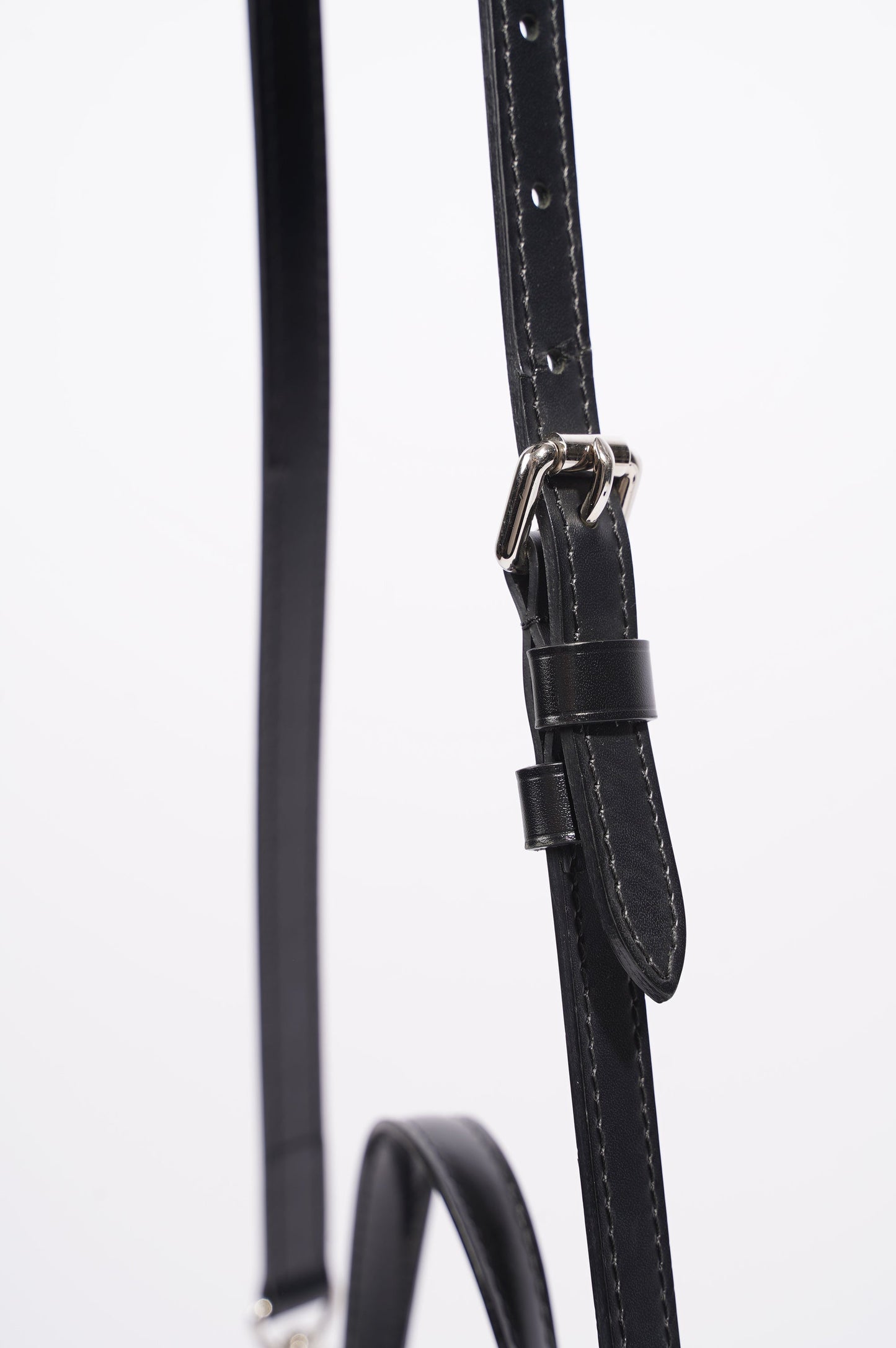 Louis Vuitton Womens Brea Black Epi Leather MM
