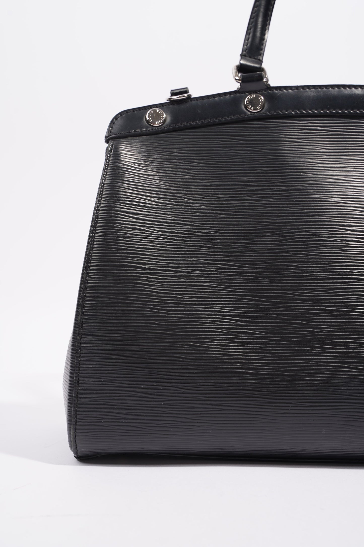 Louis Vuitton Womens Brea Black Epi Leather MM